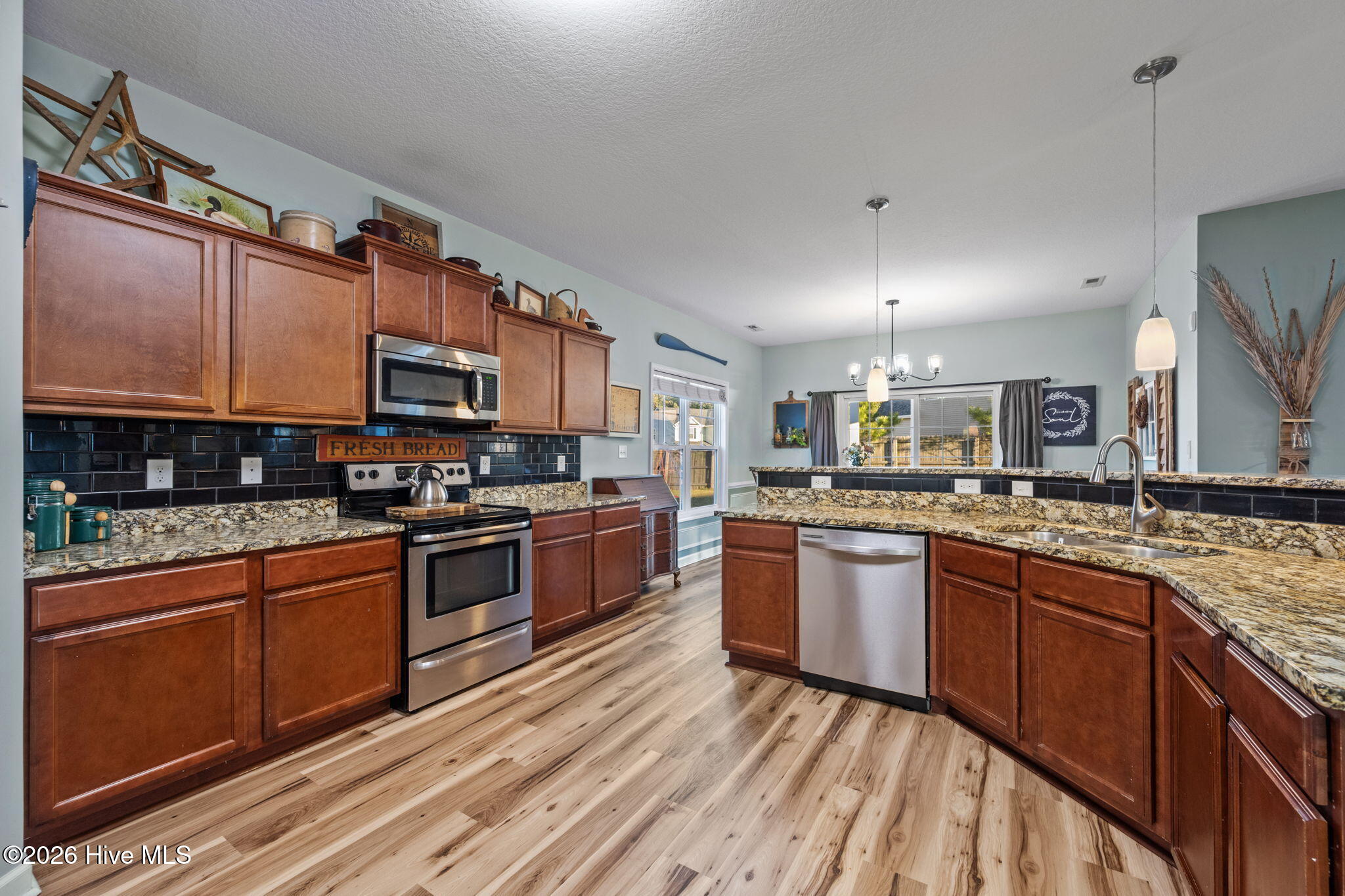 100564258 | Photo 10