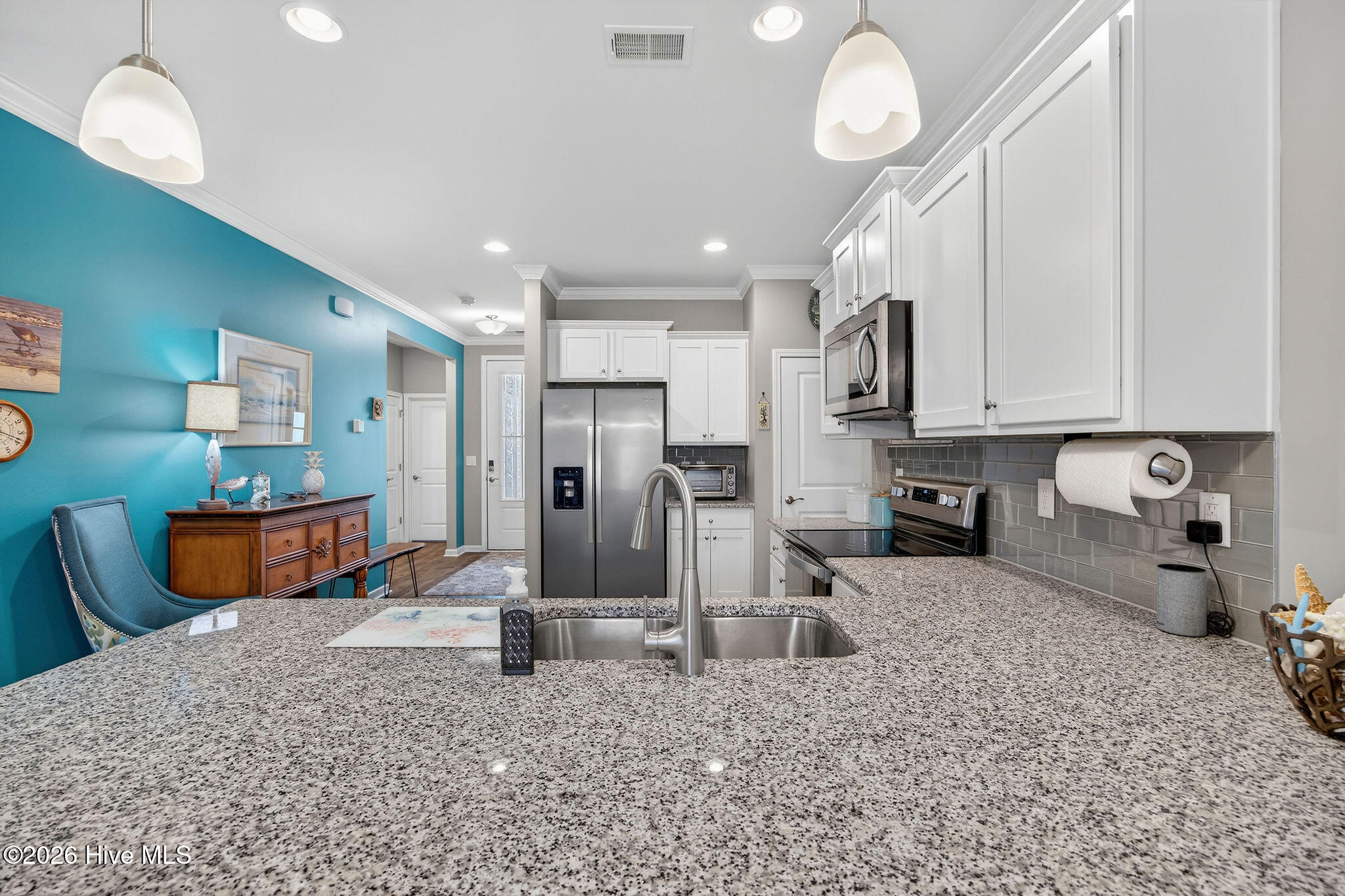 100551892 | Photo 10