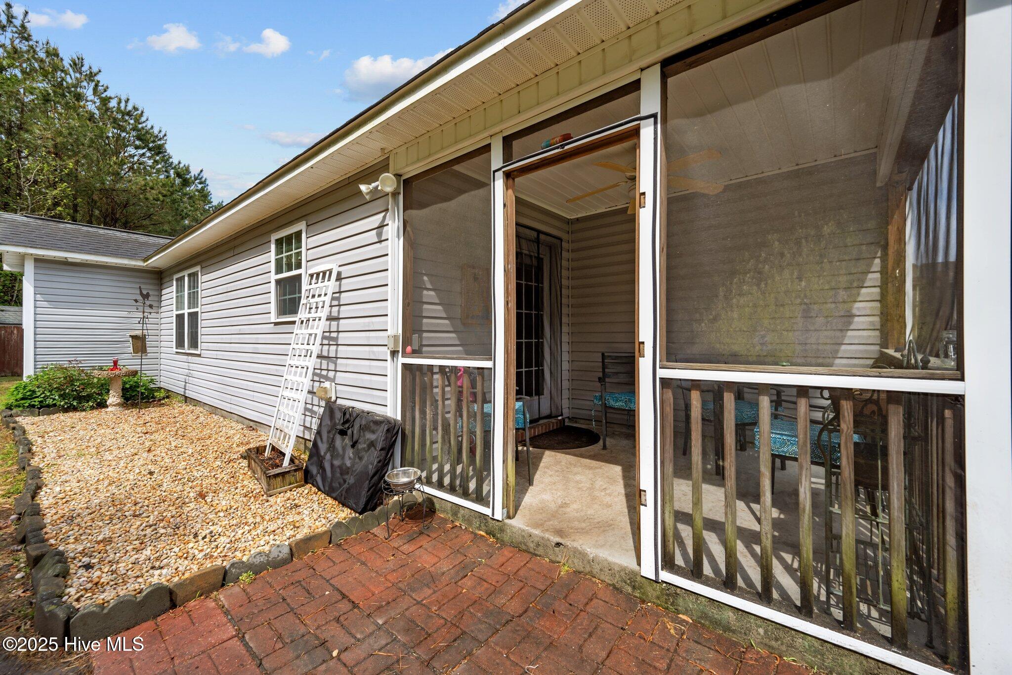 100557104 | Photo 17