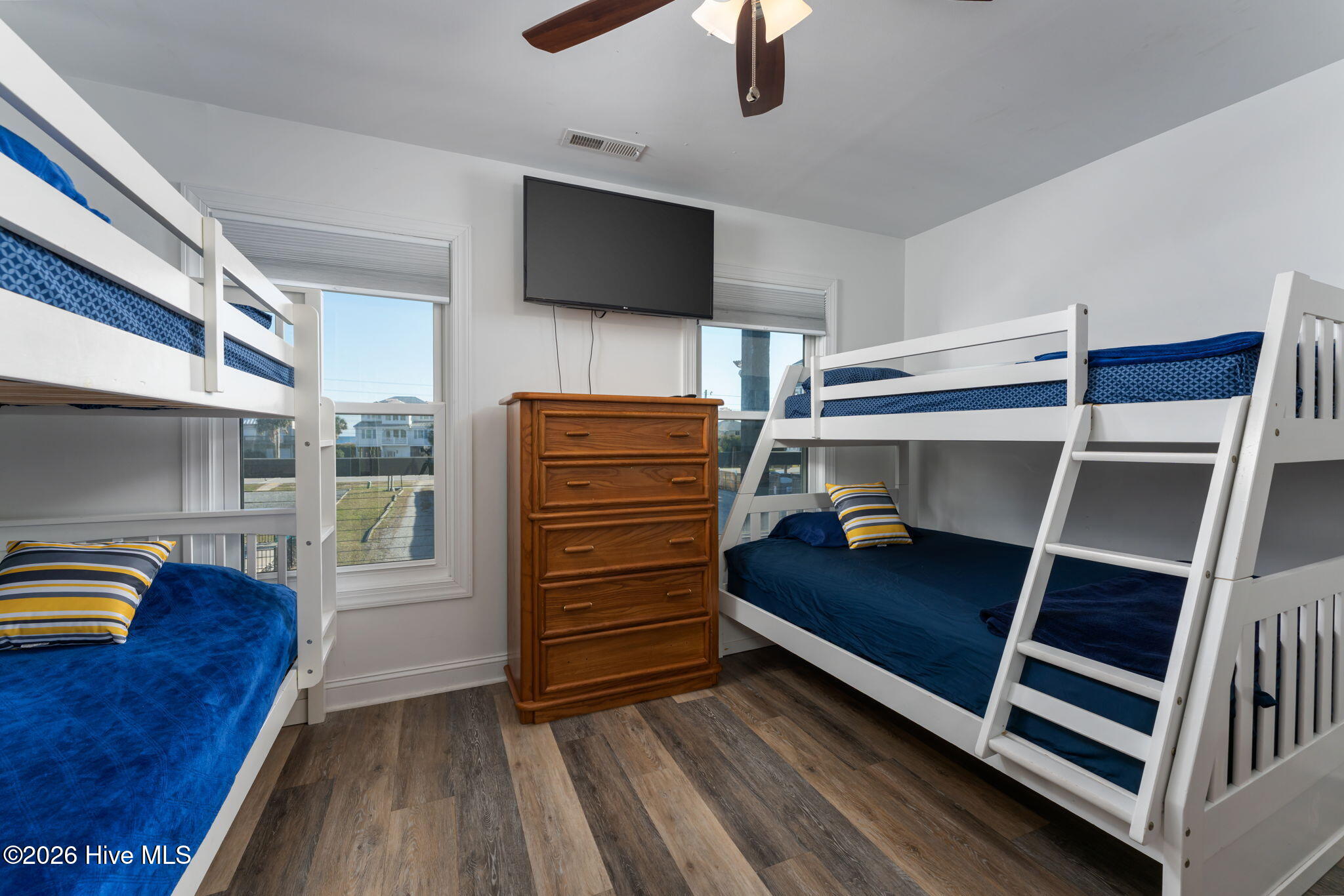 100560160 | Photo 29