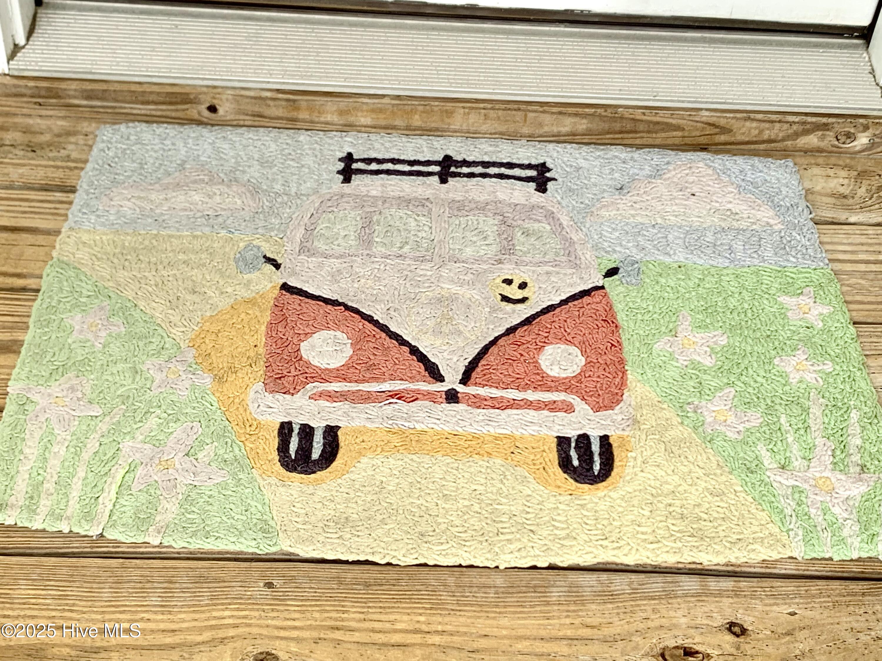 100536015 | Photo 64