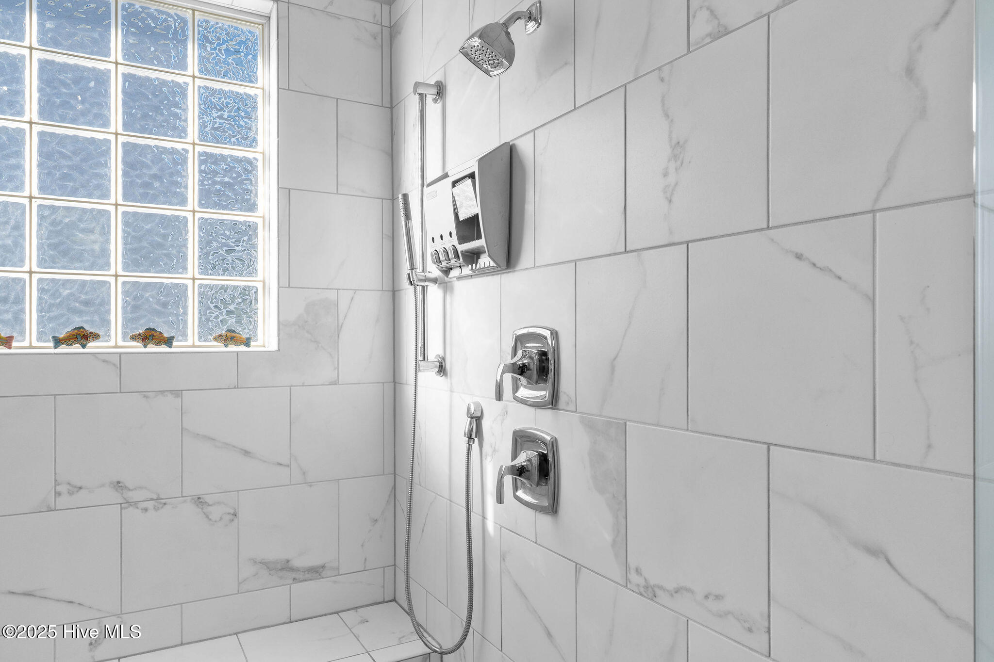 100543400 | Photo 42