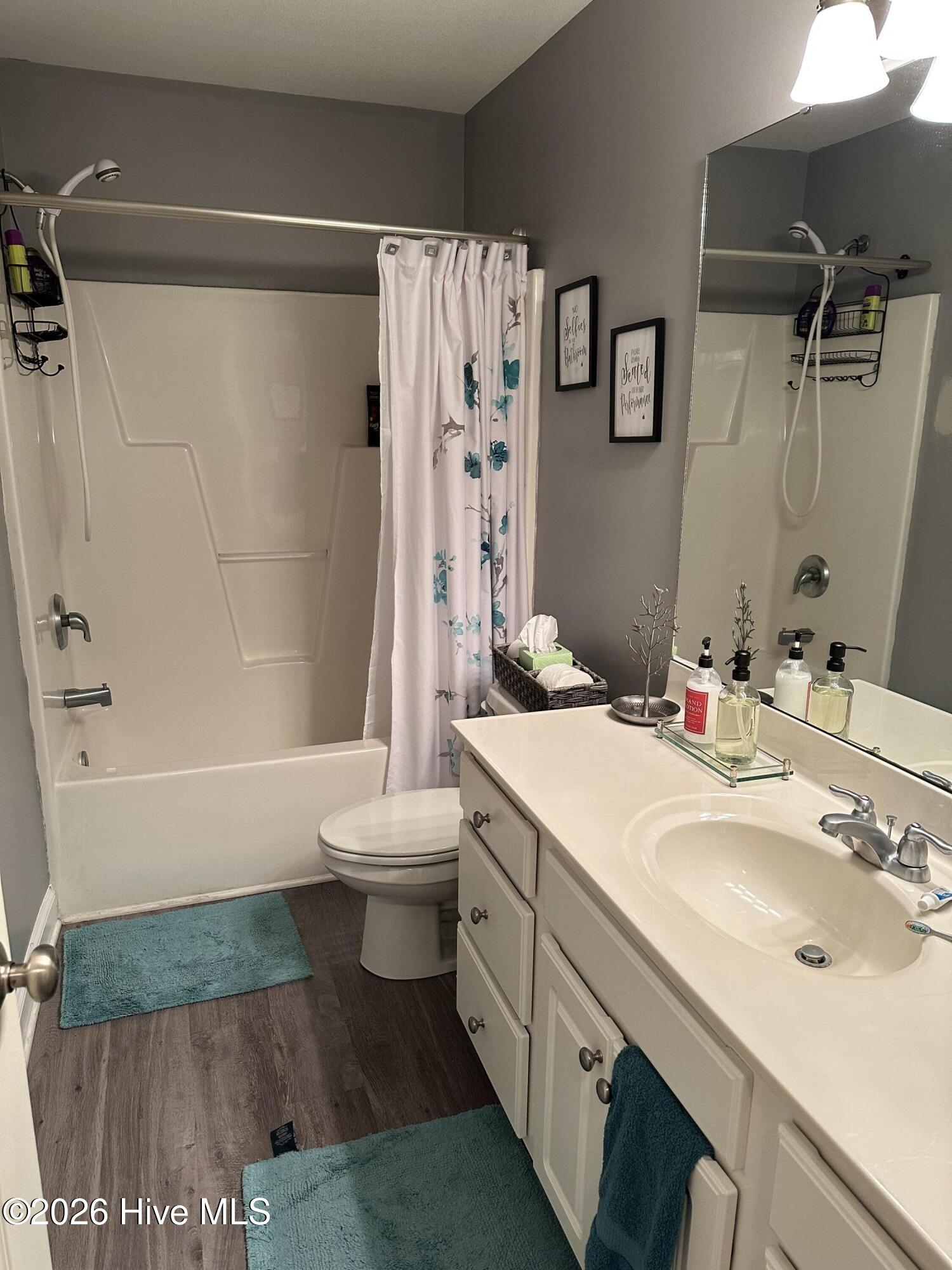 205 South Pointe Drive UNIT B, Winterville, NC, 28590
