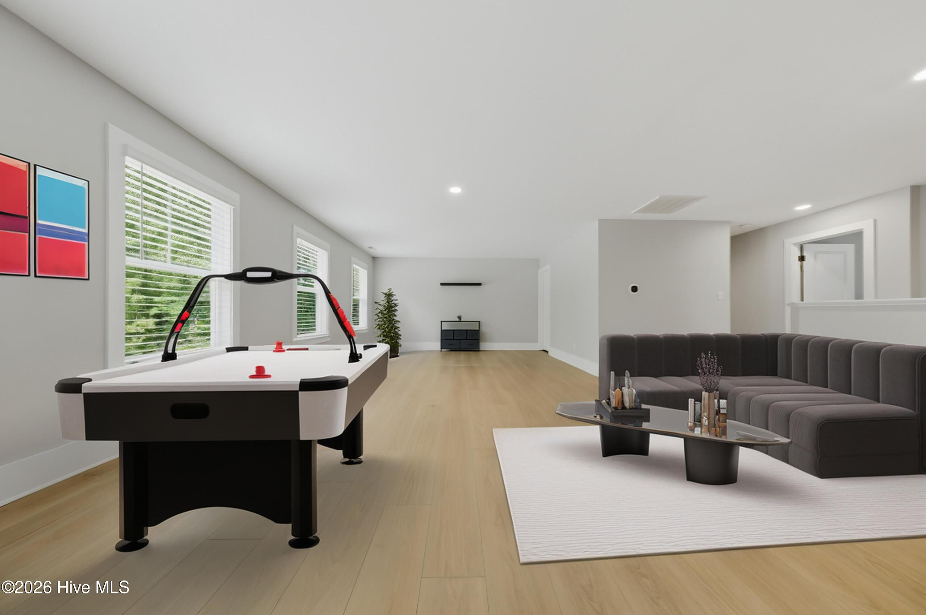 100569472 | Photo 37