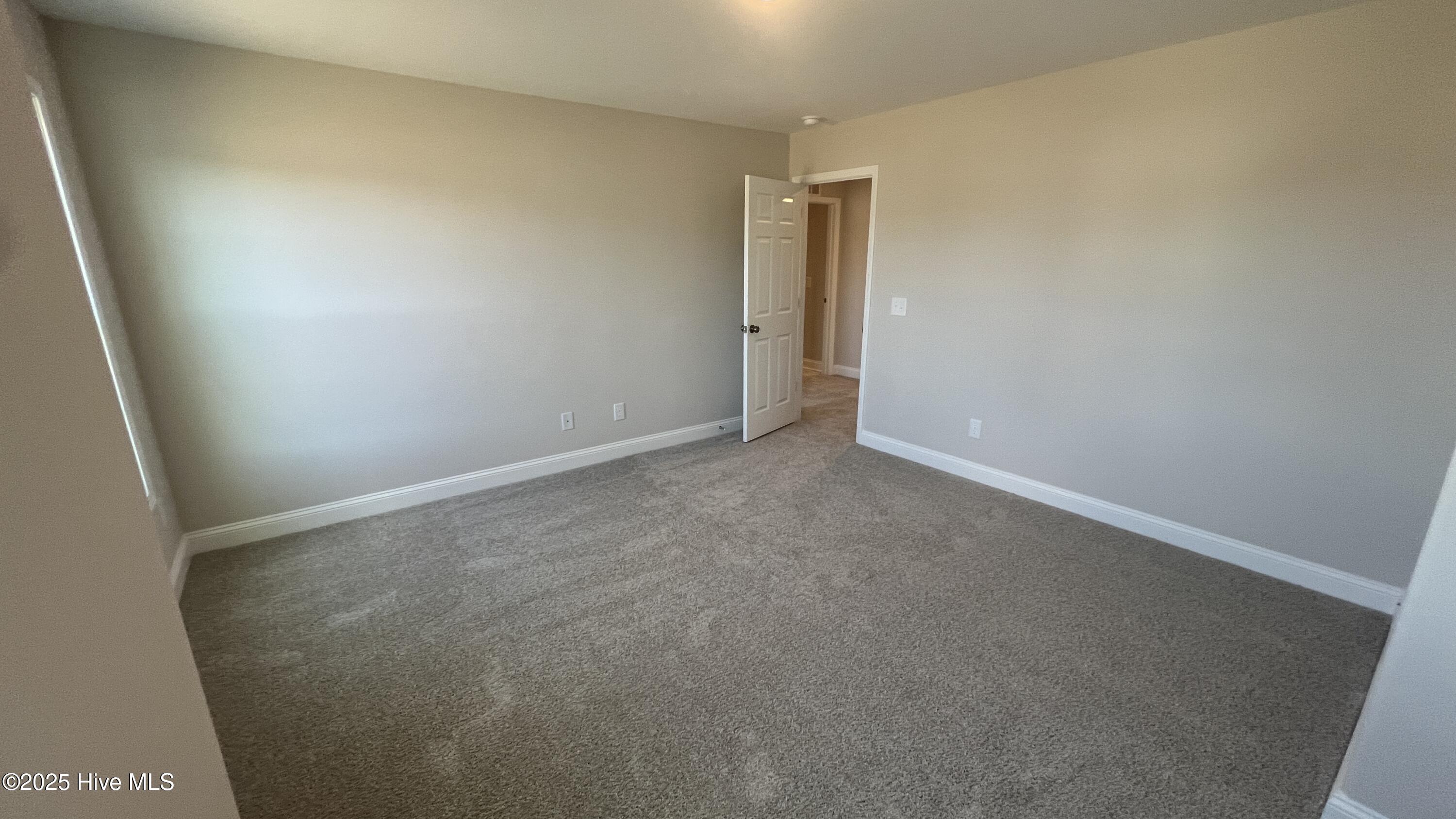 100544973 | Photo 18