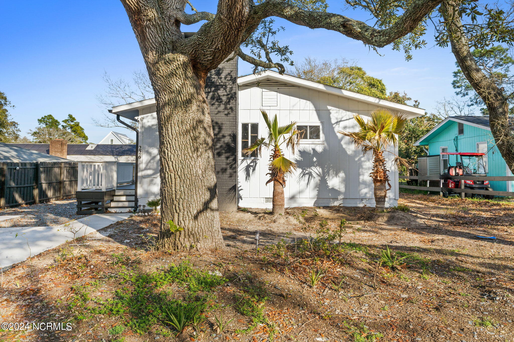 100566764 | Photo 40