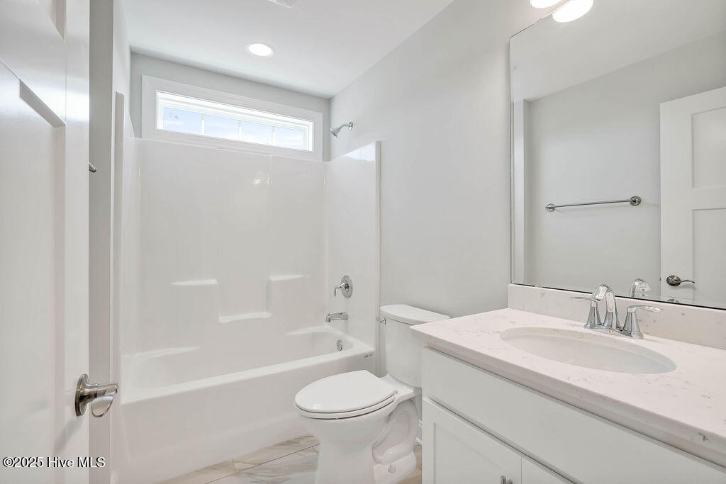 100461561 | Photo 29