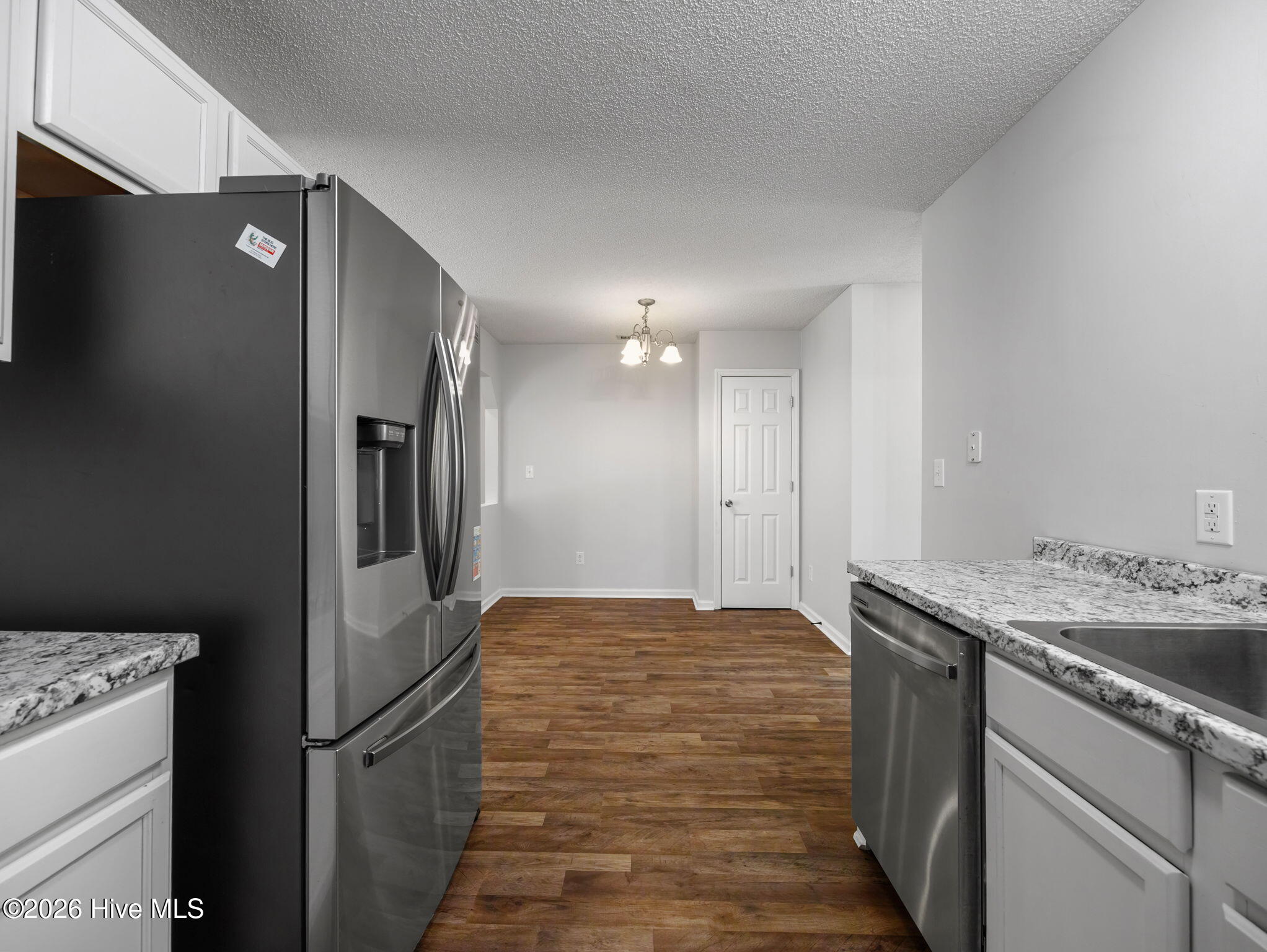 100565489 | Photo 16