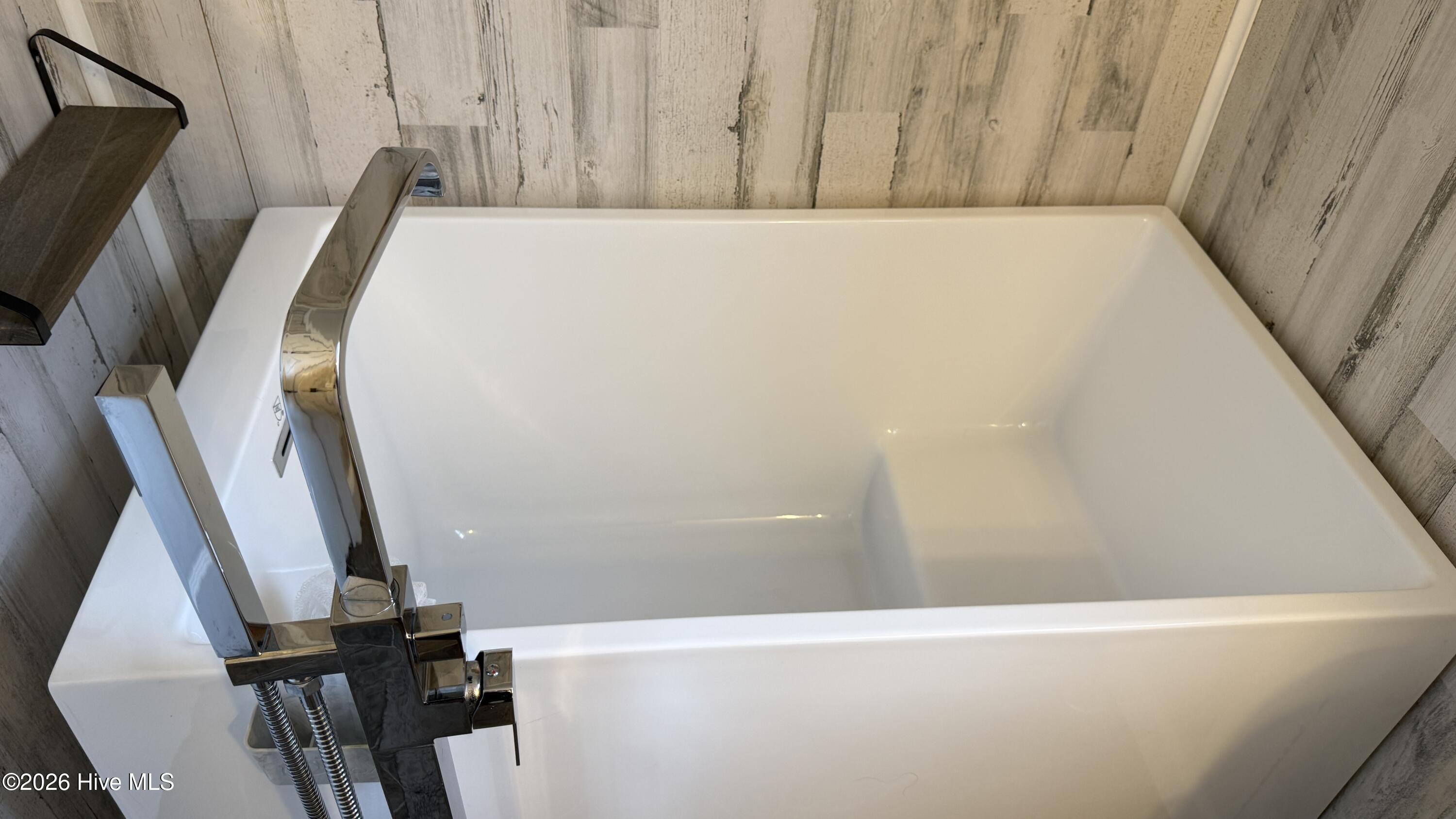 100558747 | Photo 34