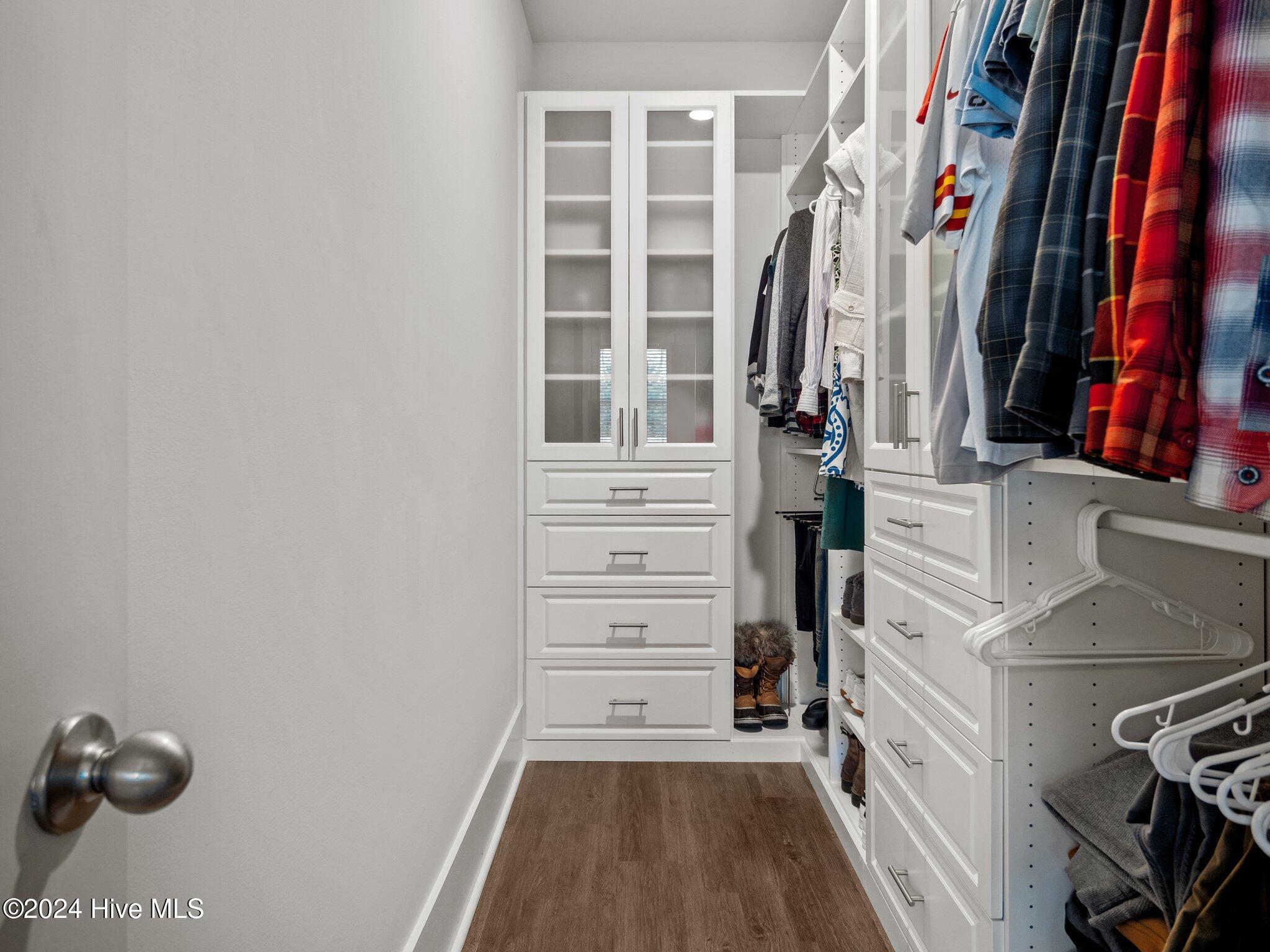 100562894 | Photo 36