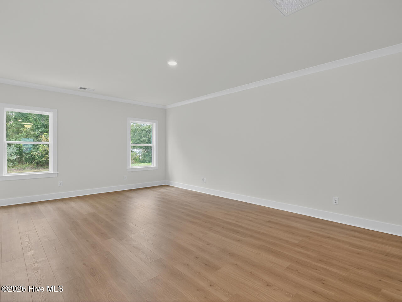 100547597 | Photo 22