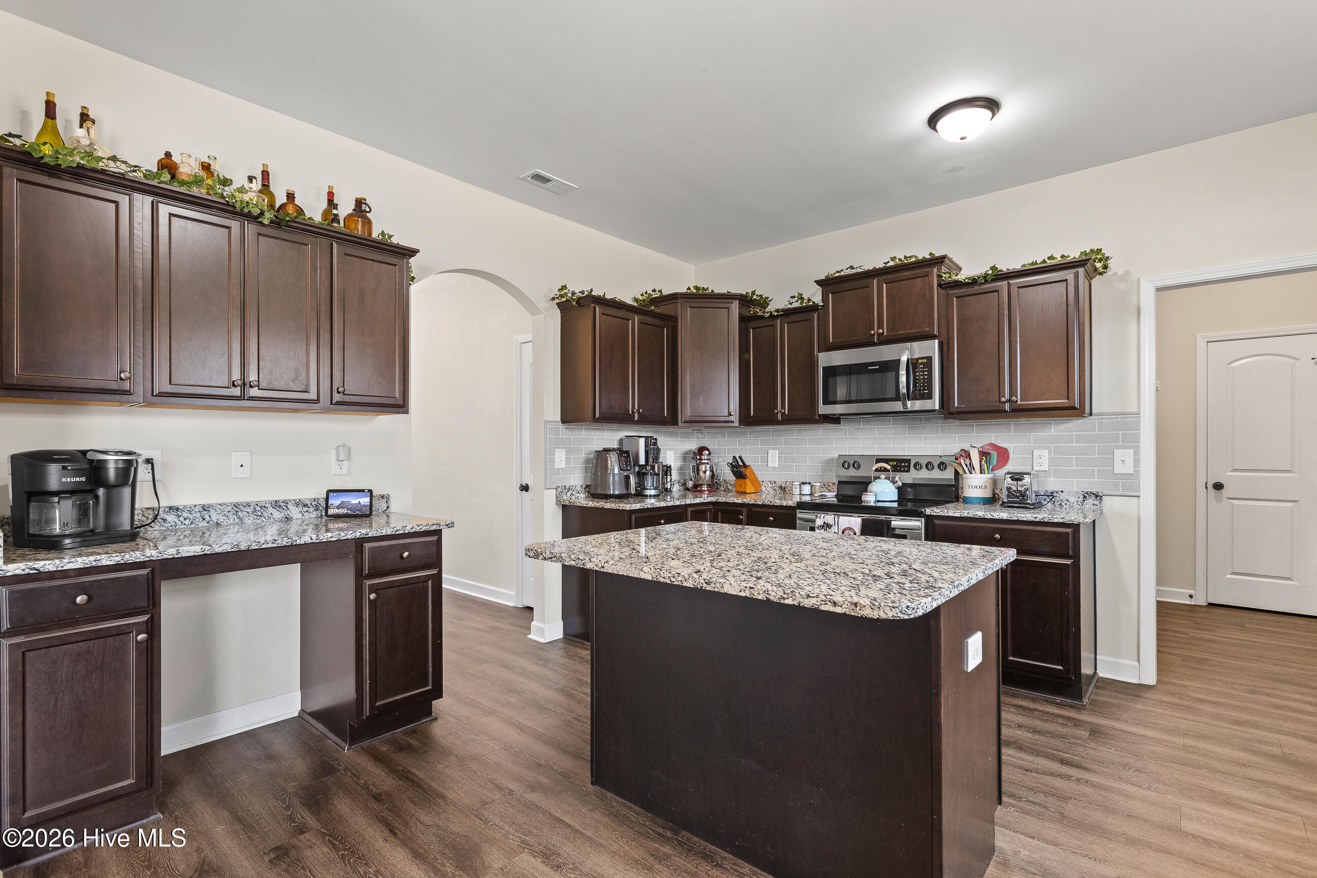 100564735 | Photo 10