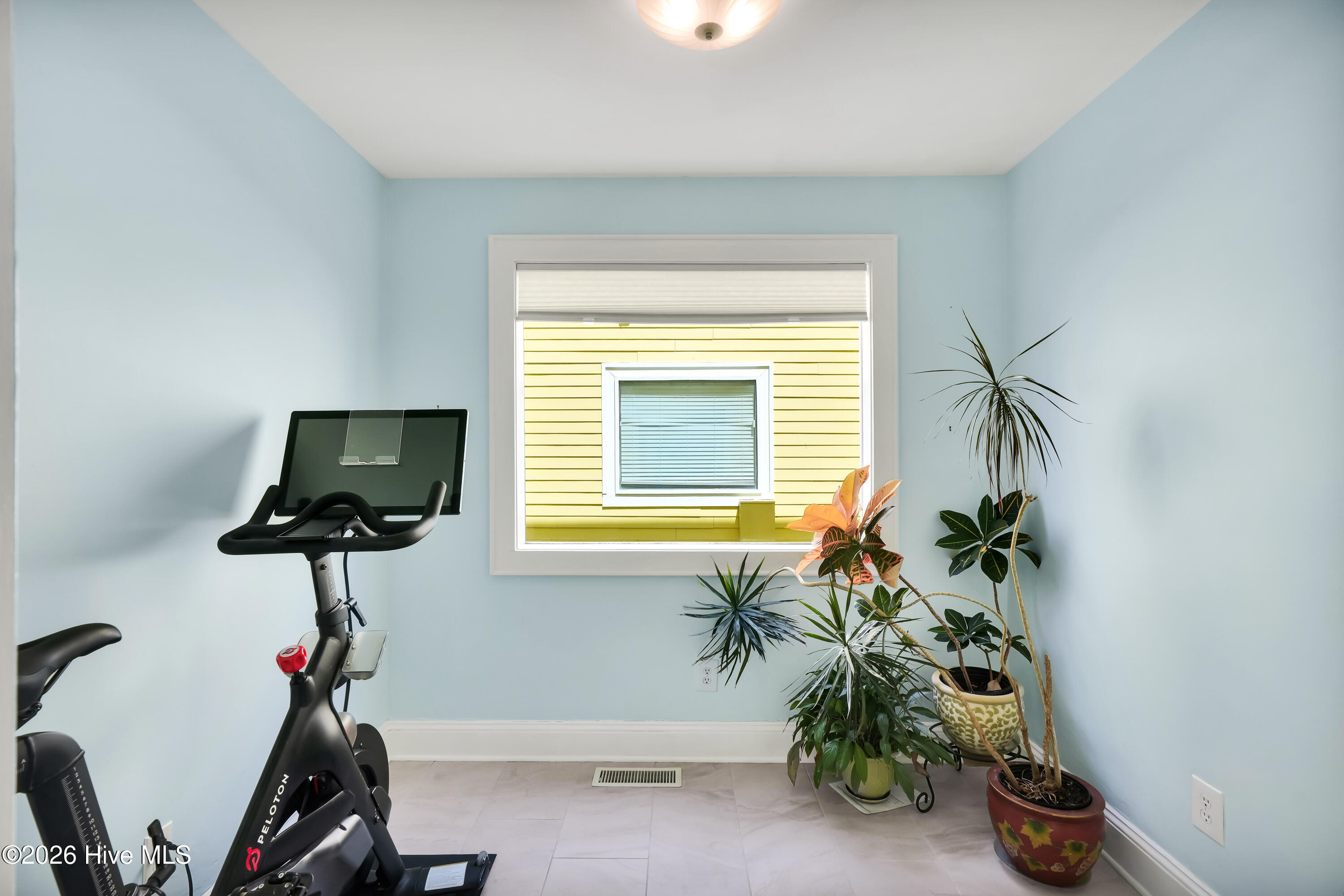 100564635 | Photo 18