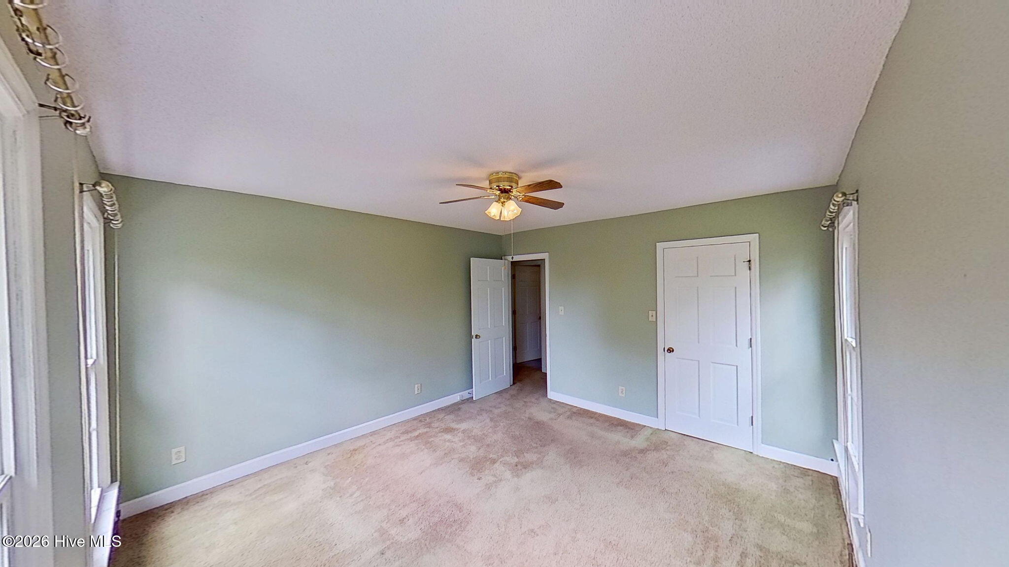 512 Raymond Drive,Arapahoe
