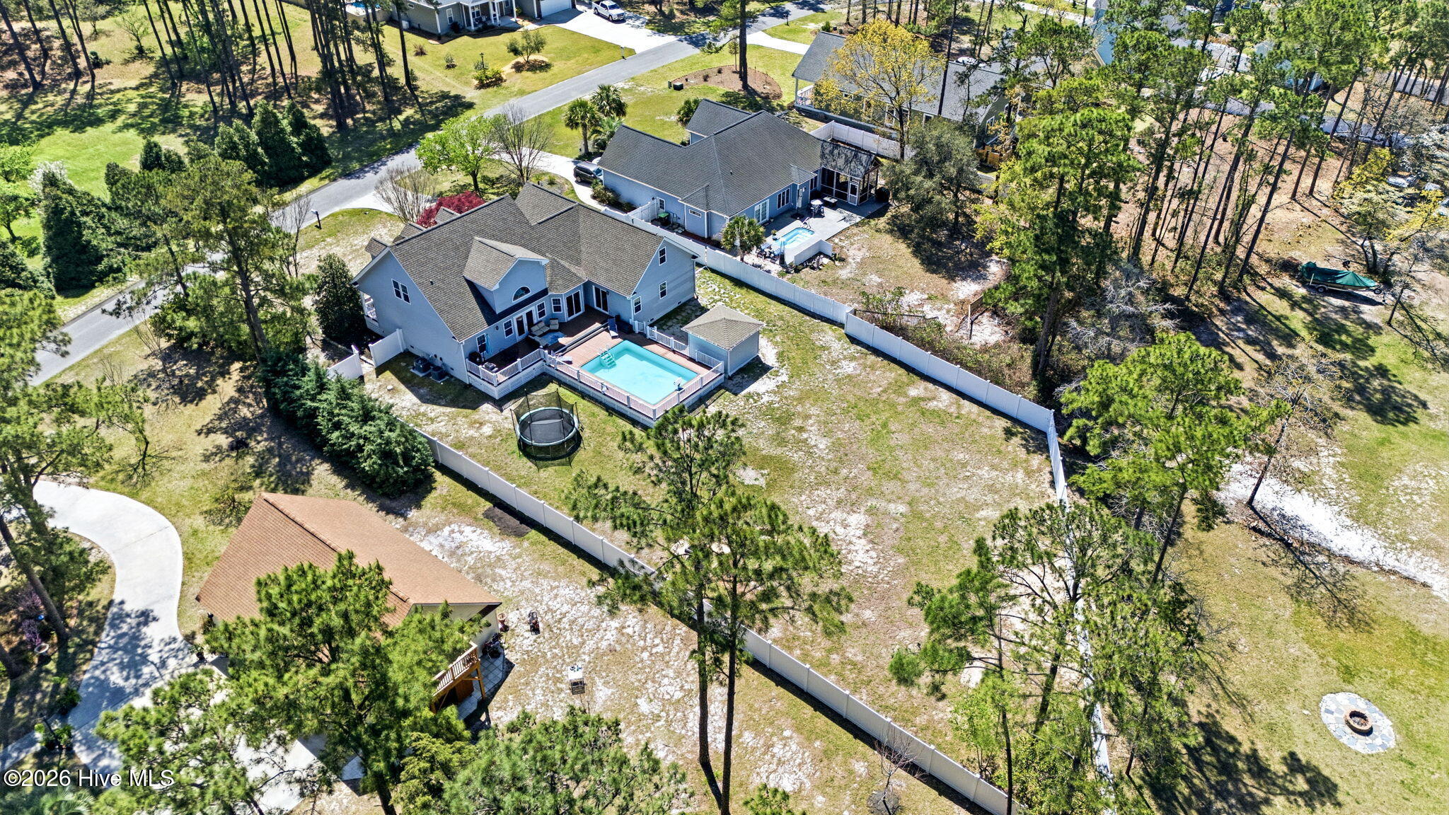 100563483 | Photo 52