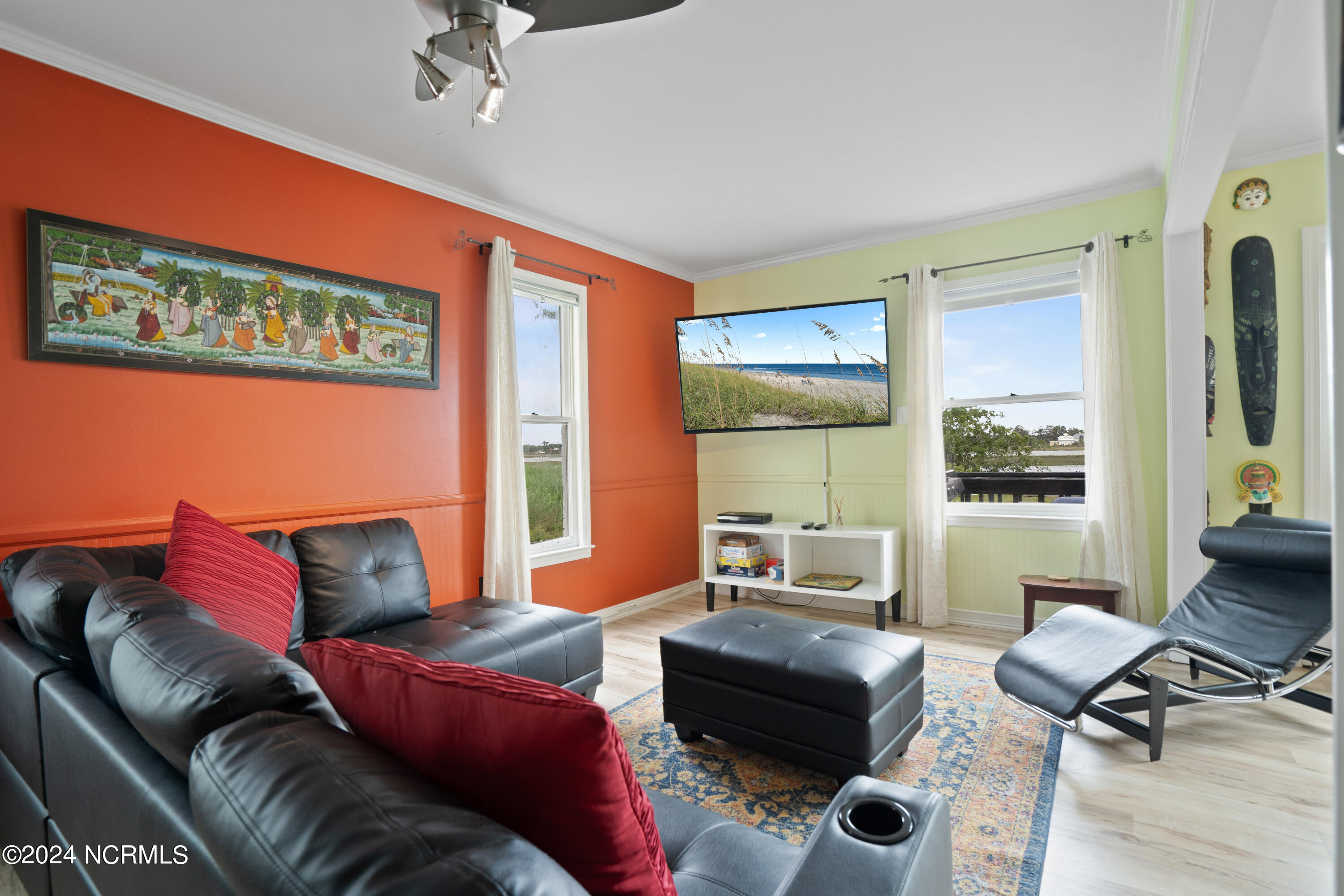 100560914 | Photo 11