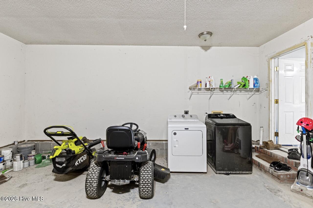 100567883 | Photo 22