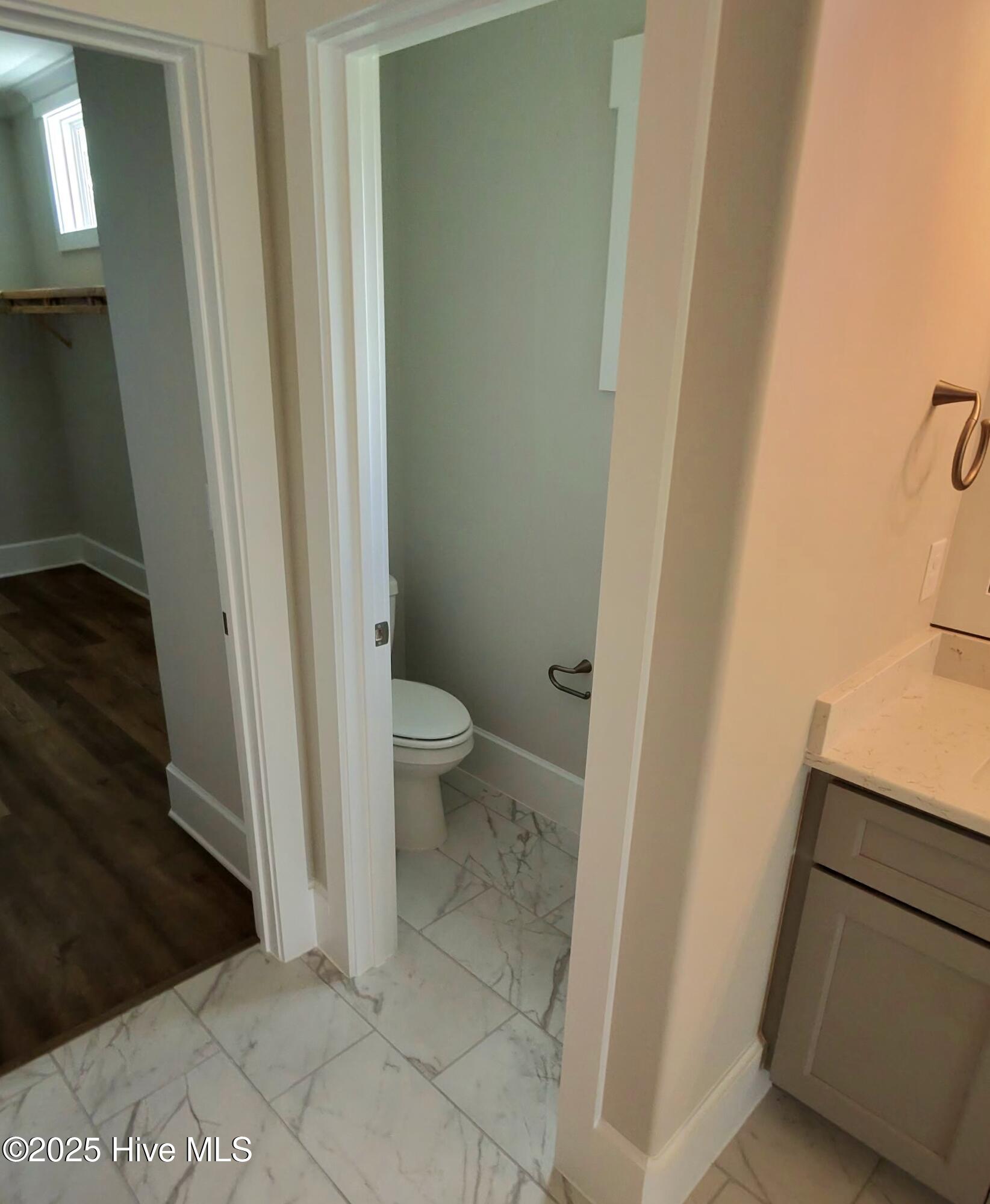 100518312 | Photo 33