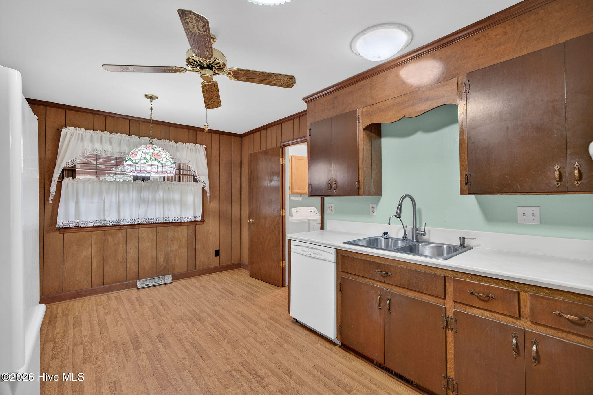 100556138 | Photo 20