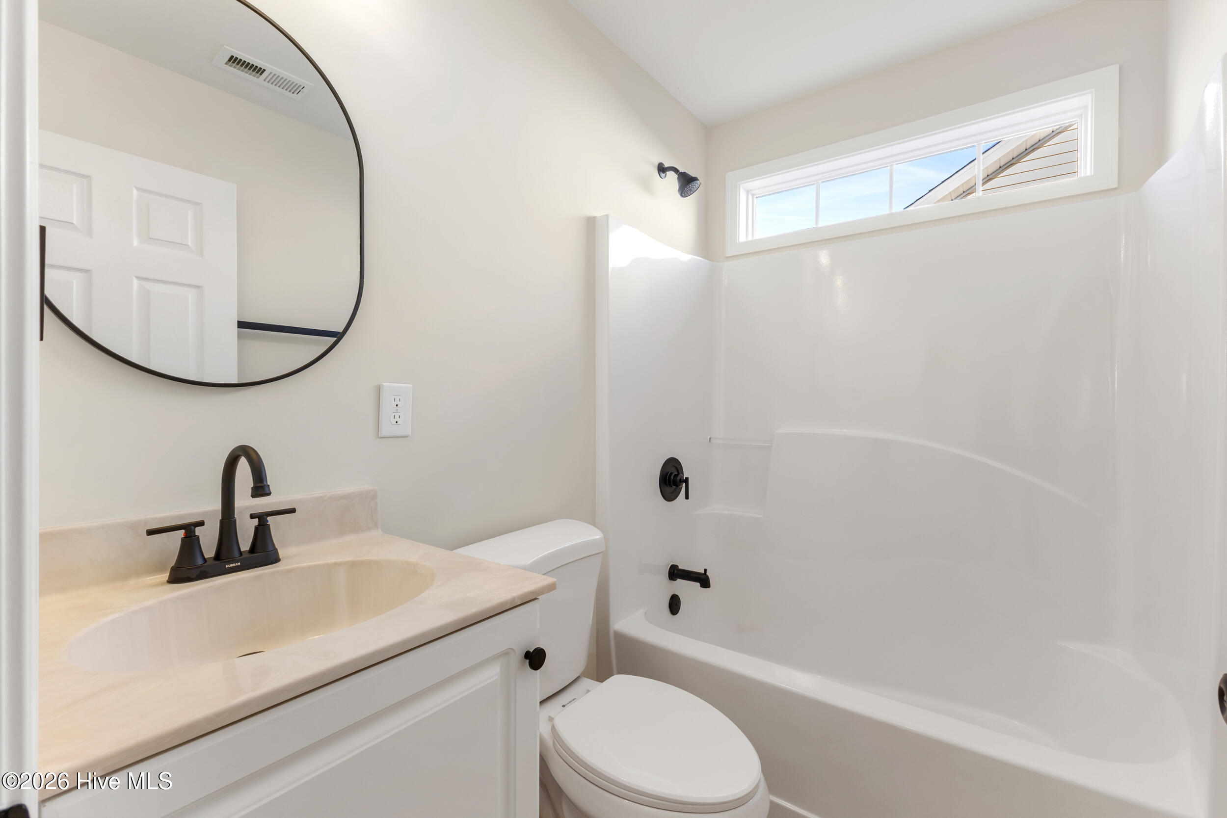 100559842 | Photo 28