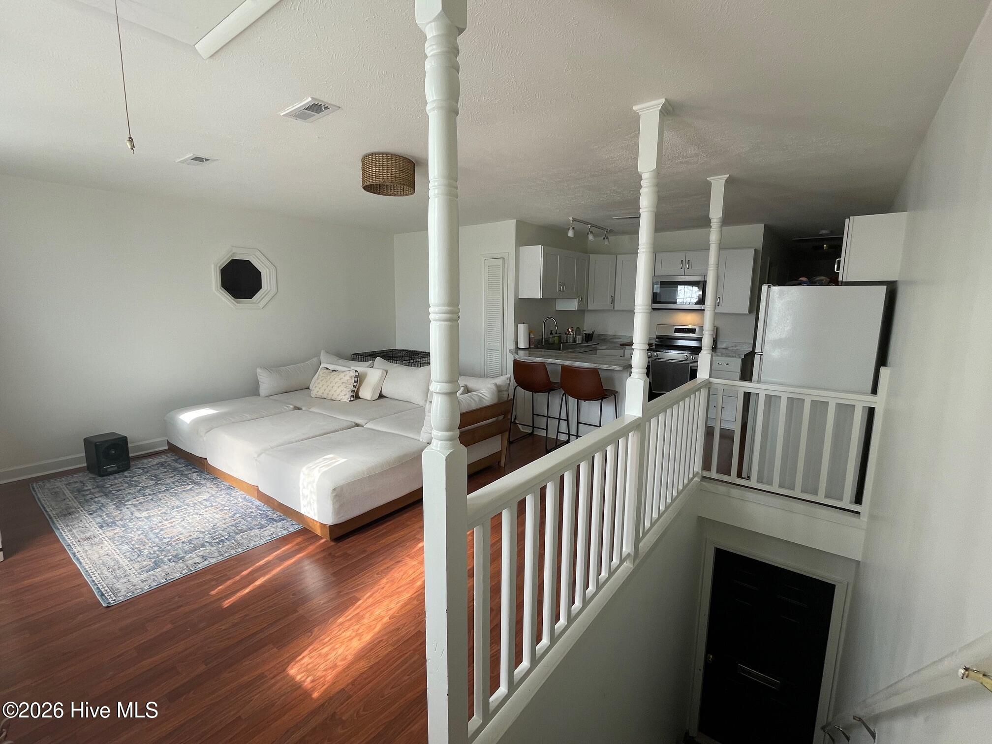 100553485 | Photo 33