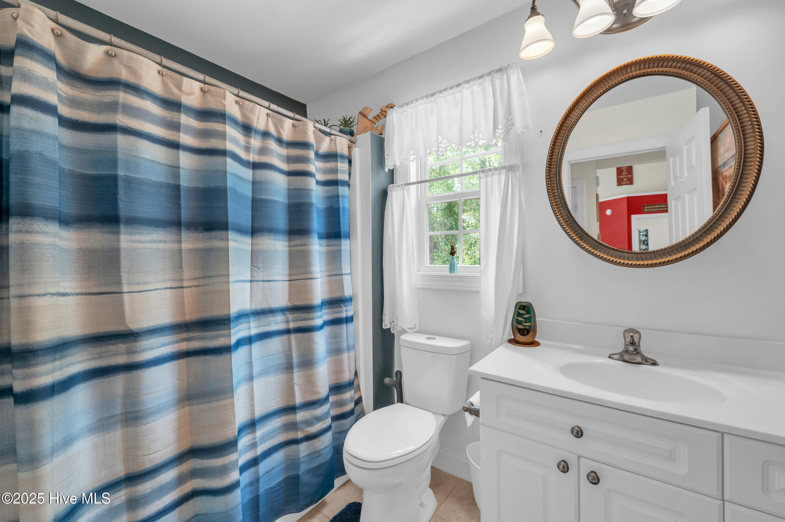 100517407 | Photo 24