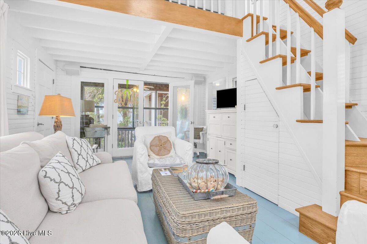 100563686 | Photo 15