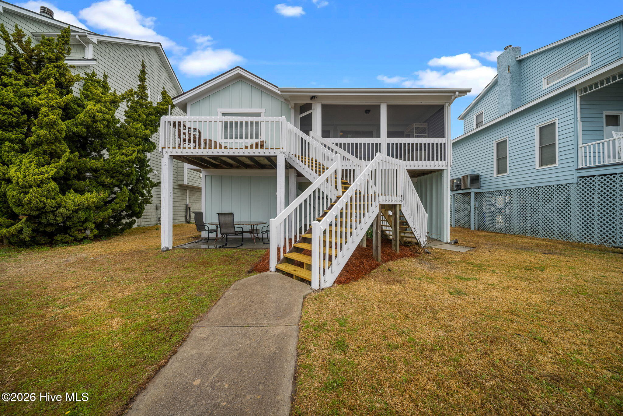 100557260 | Photo 46