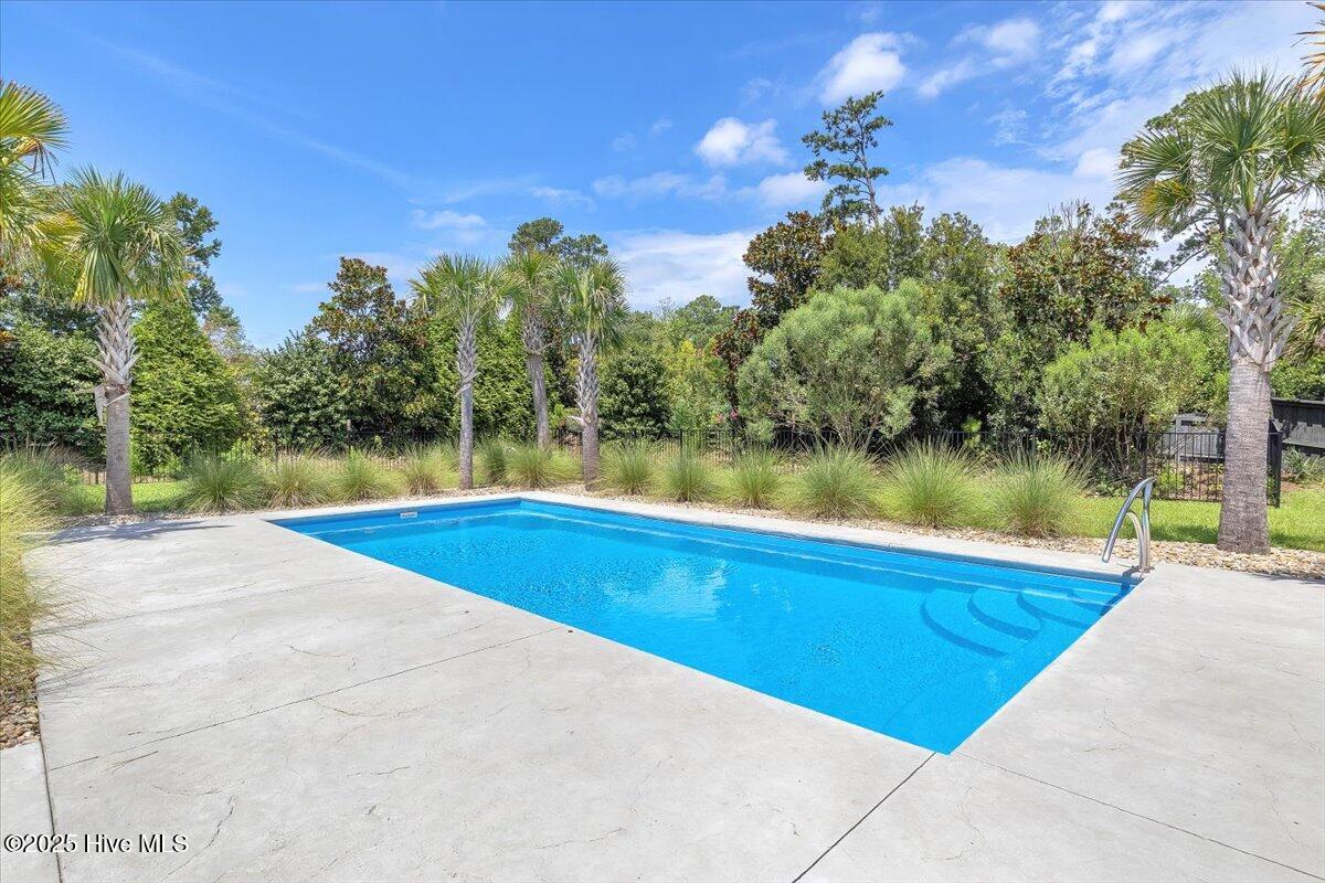 100523445 | Photo 59