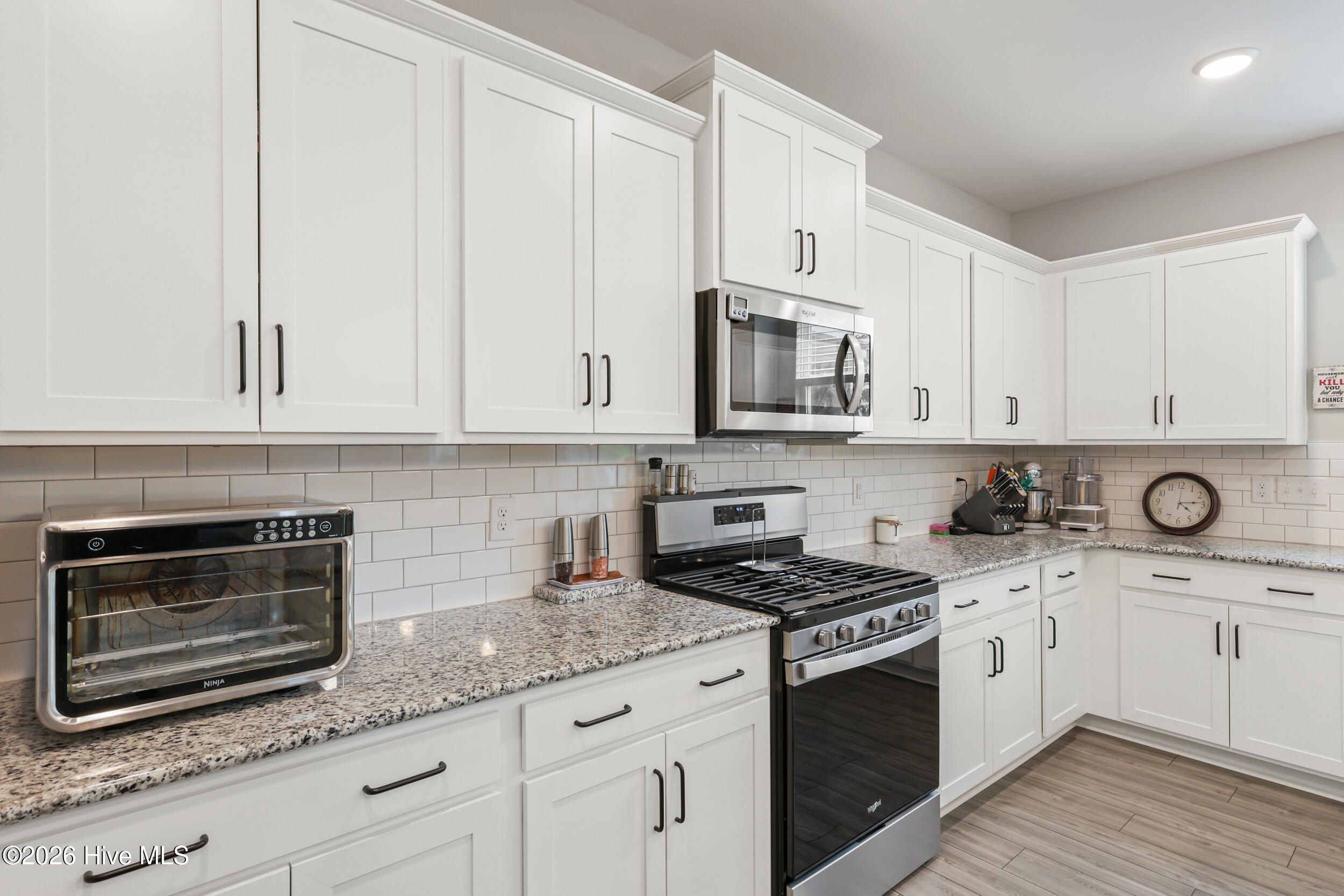 100565604 | Photo 13