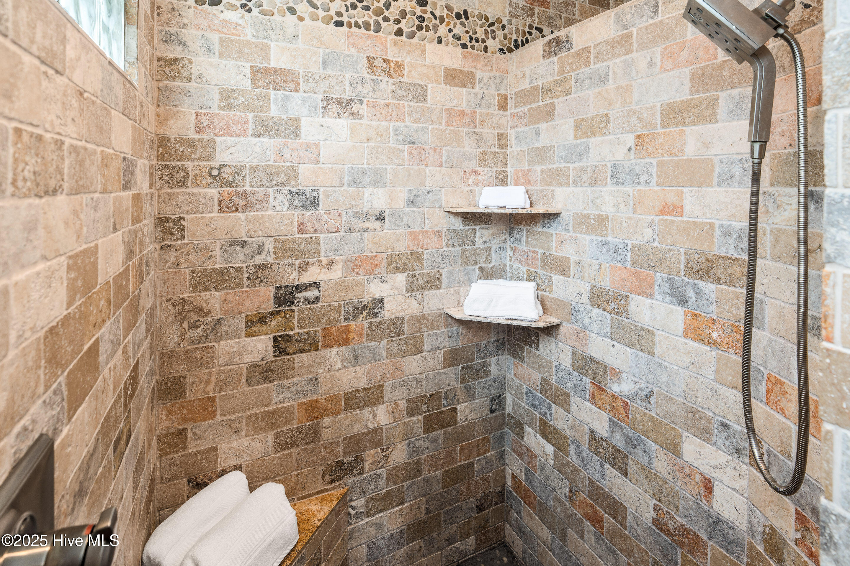 100505939 | Photo 31