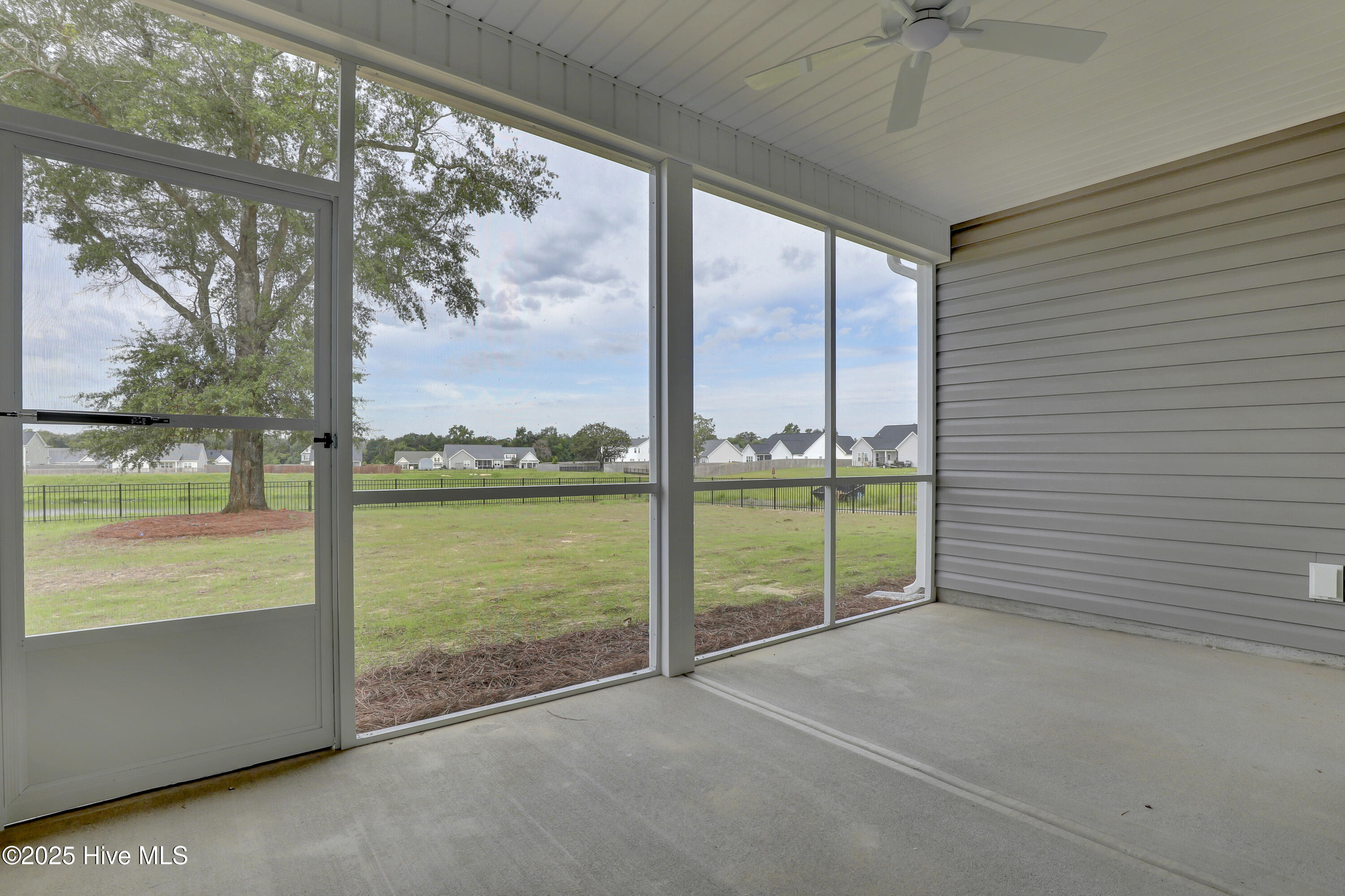 100485435 | Photo 28