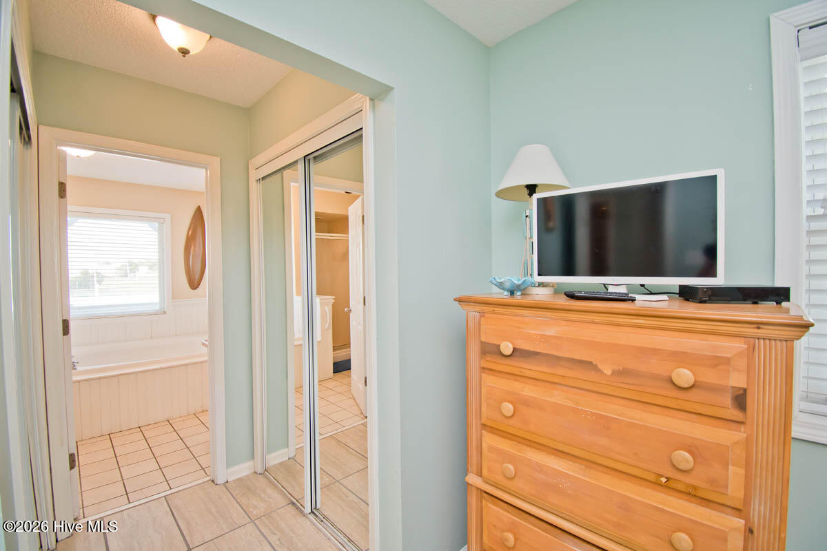 100560263 | Photo 22