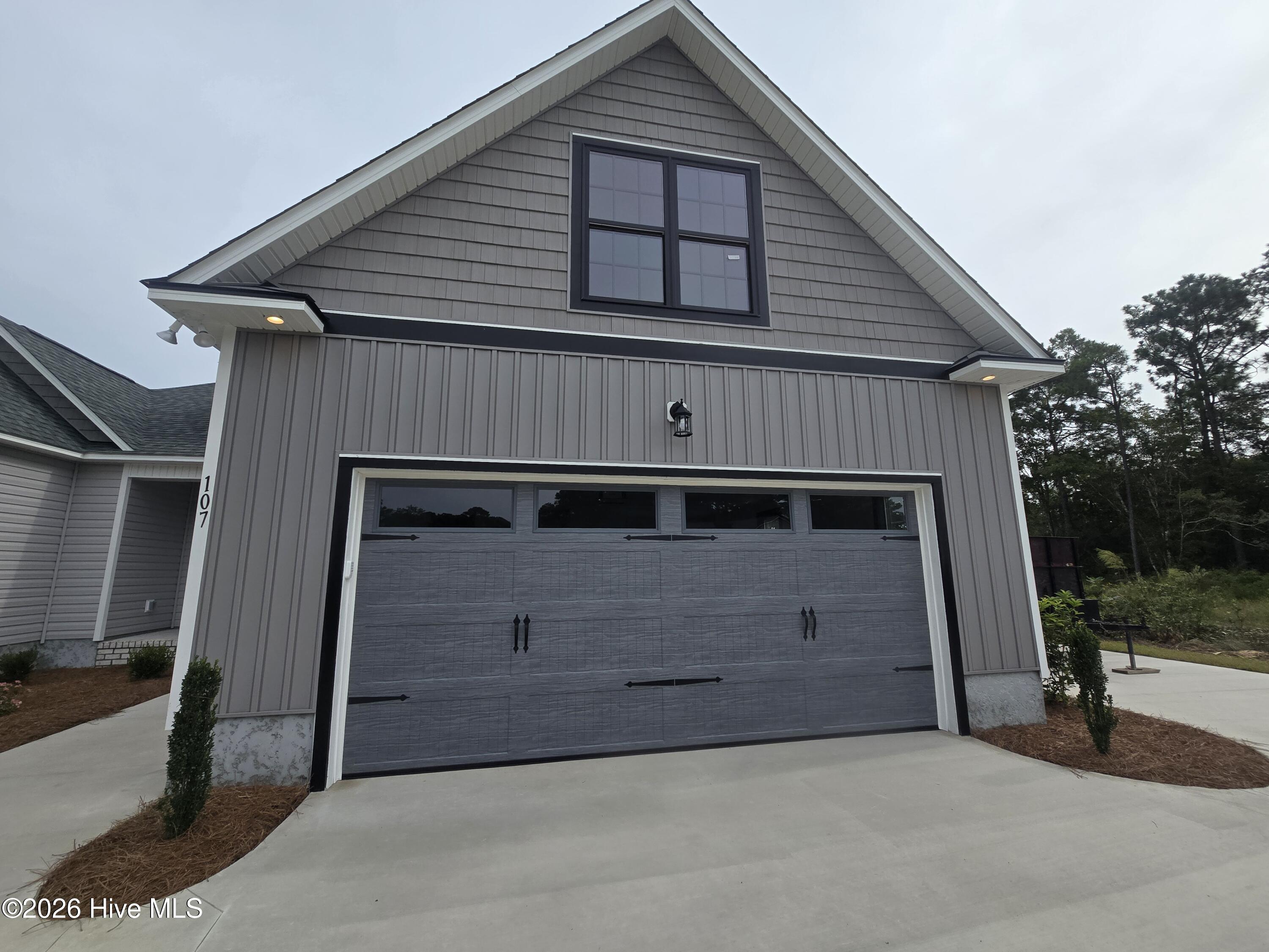Photo 3 of Single family home for sale at 107 Weathersbee Dr, Hampstead, NC 28443 | MLS# 100607216 | Listing updated on 2026-10-09