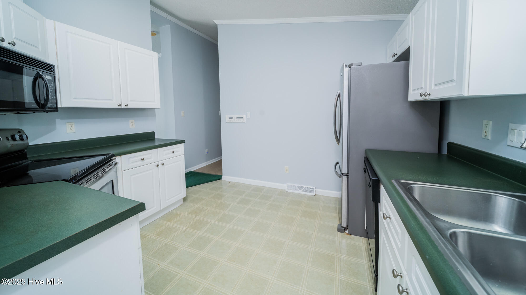 100530895 | Photo 14