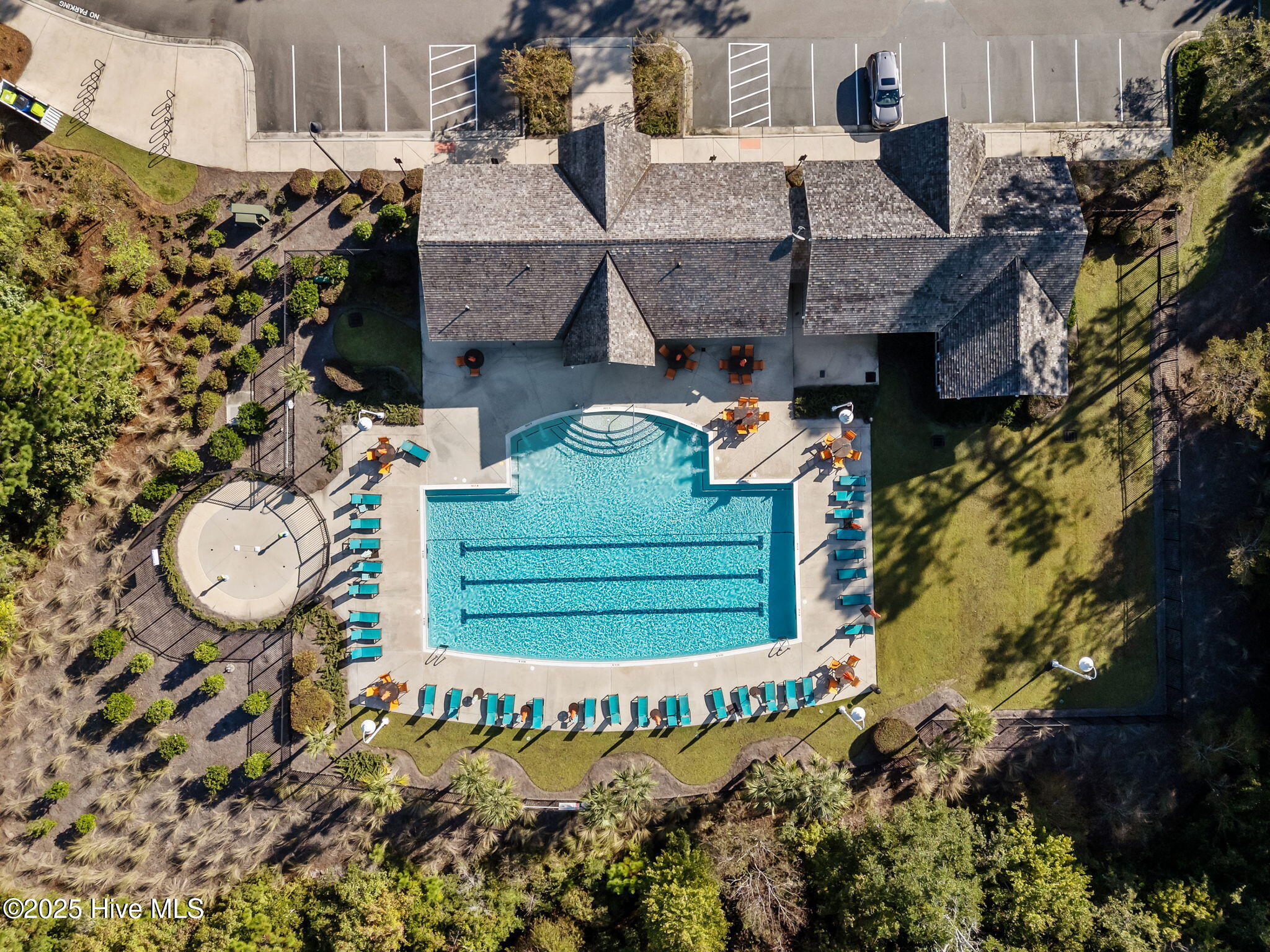 100536953 | Photo 56