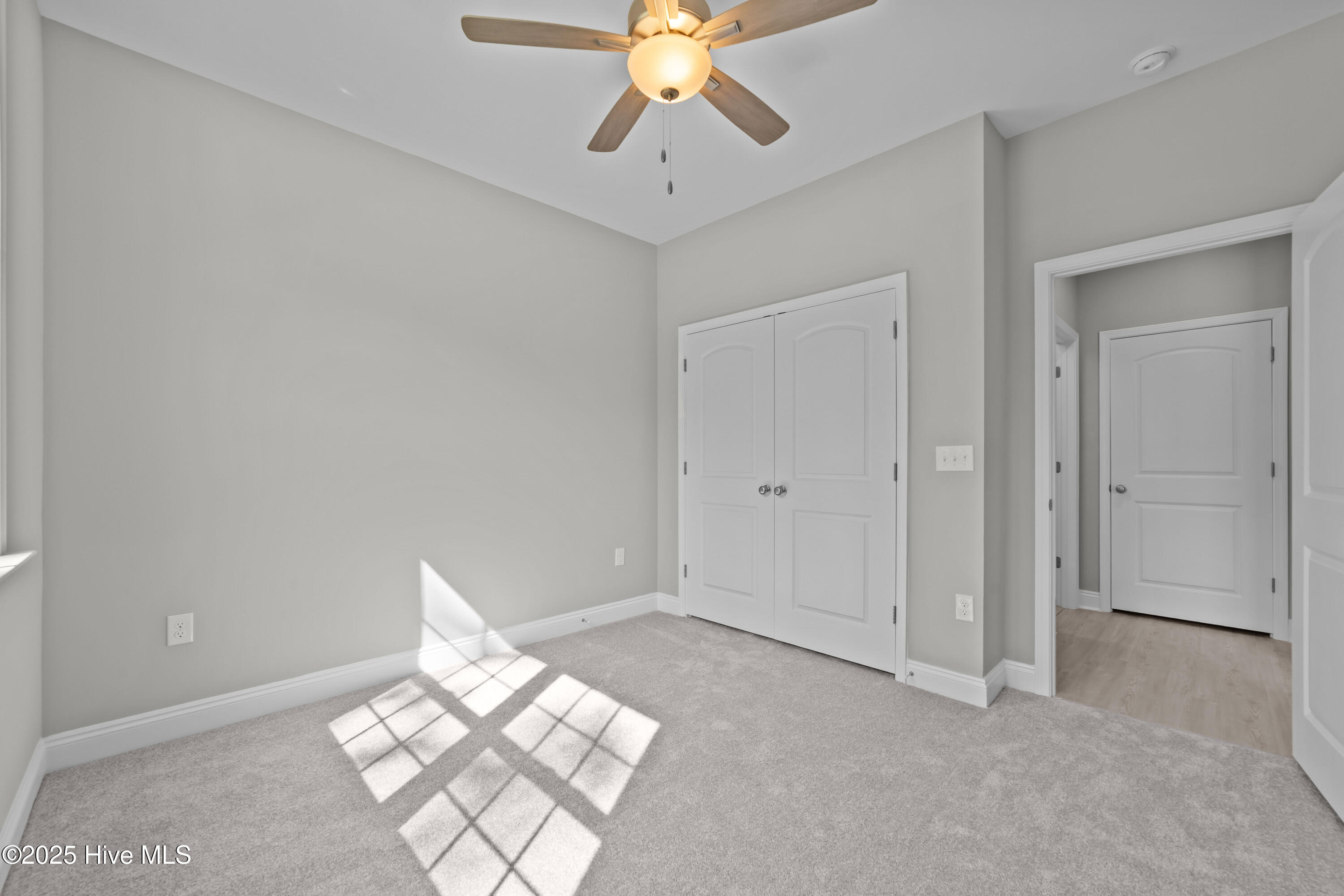 100516216 | Photo 26