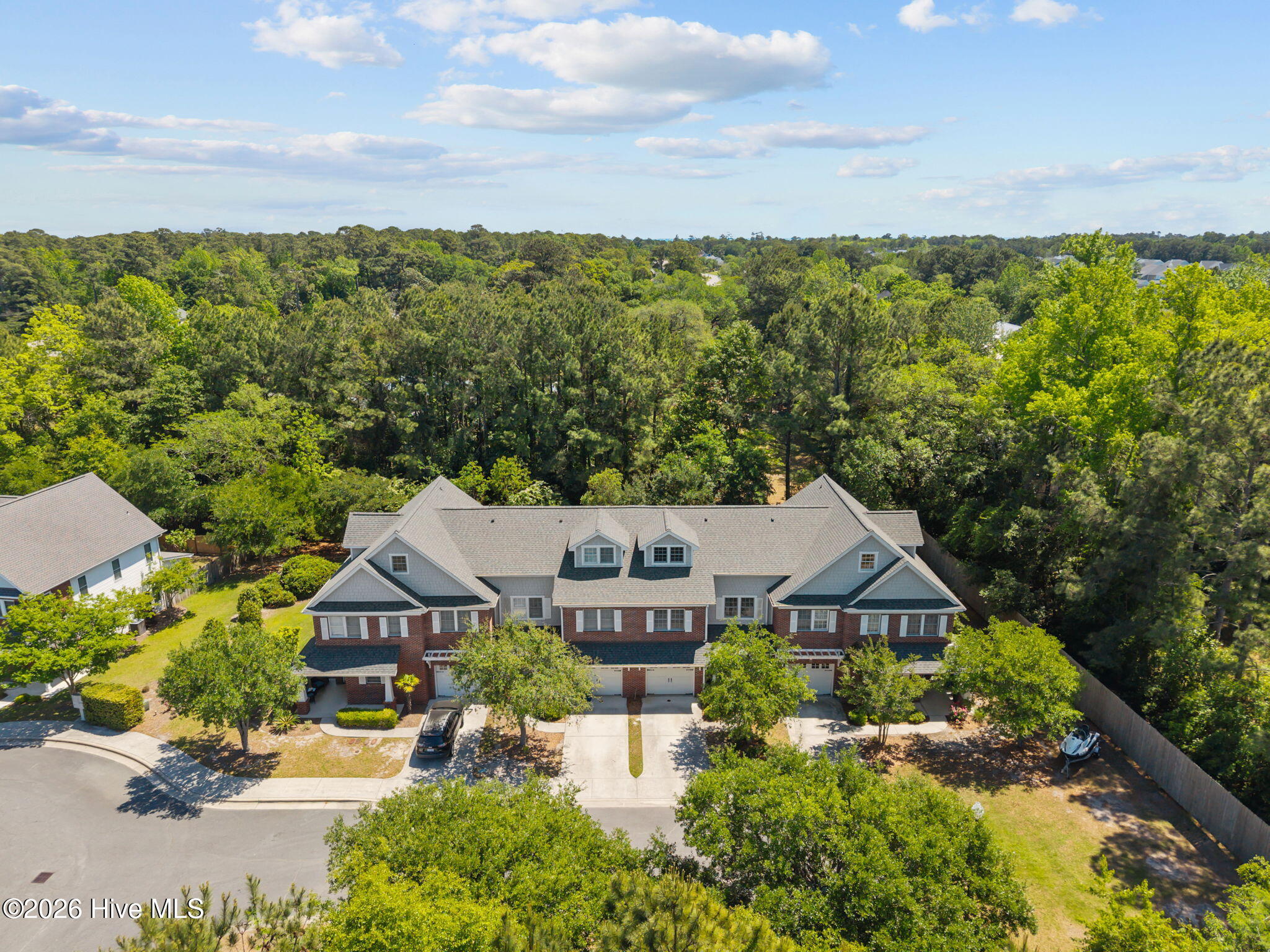 100563251 | Photo 53