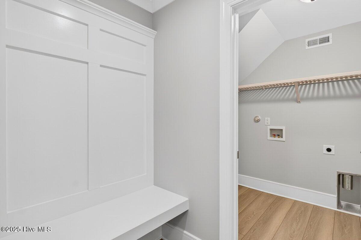 100491701 | Photo 15