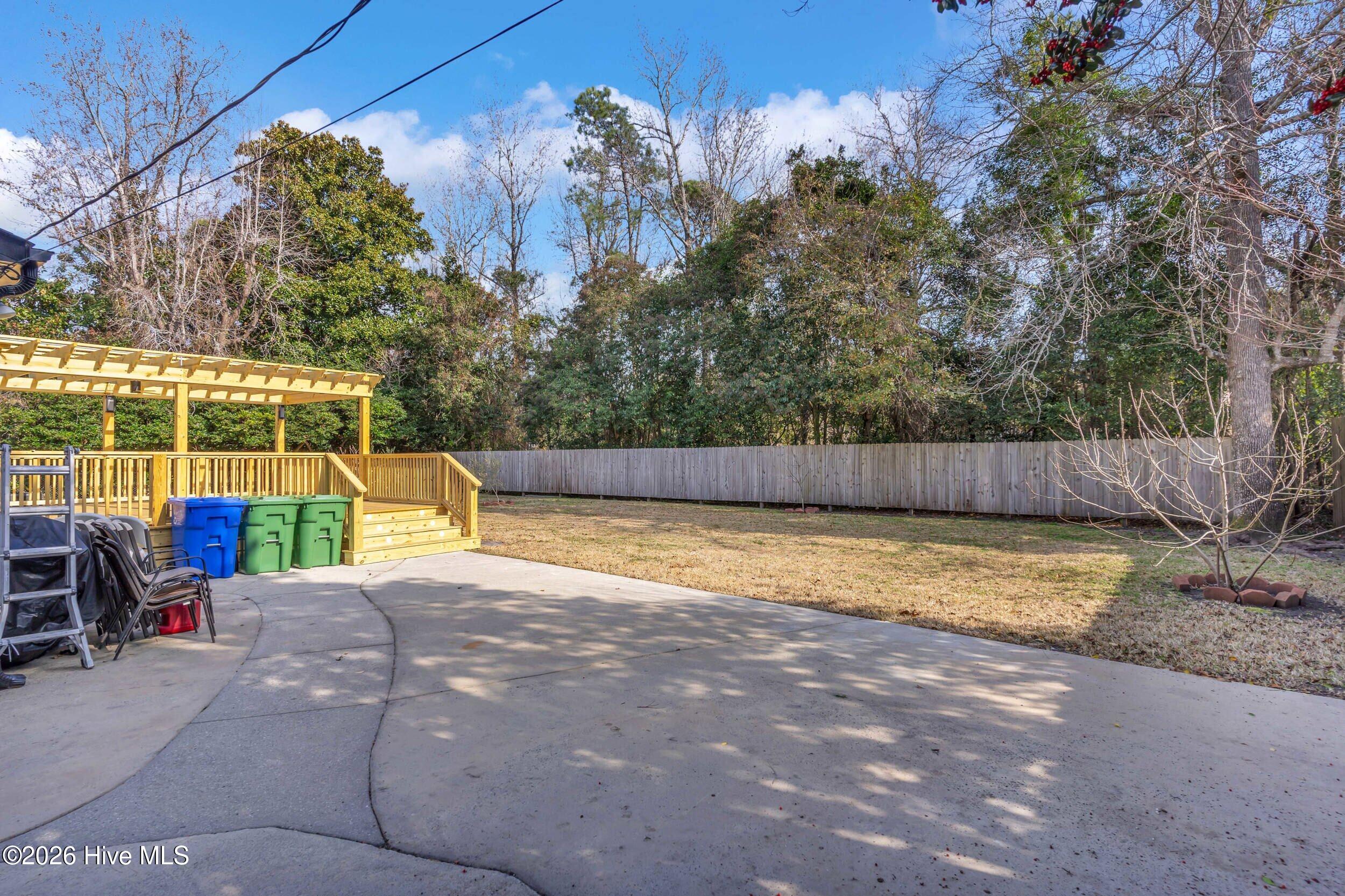 100548646 | Photo 44