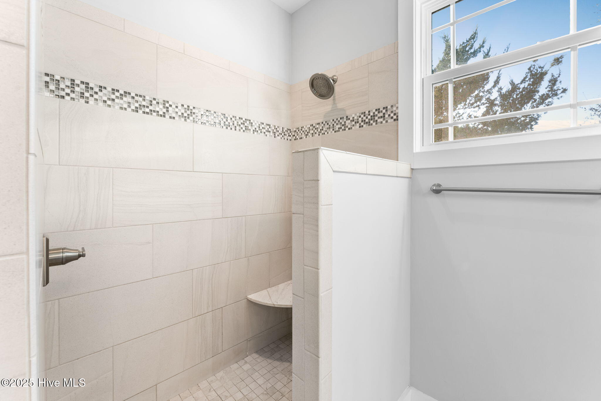 100545093 | Photo 28