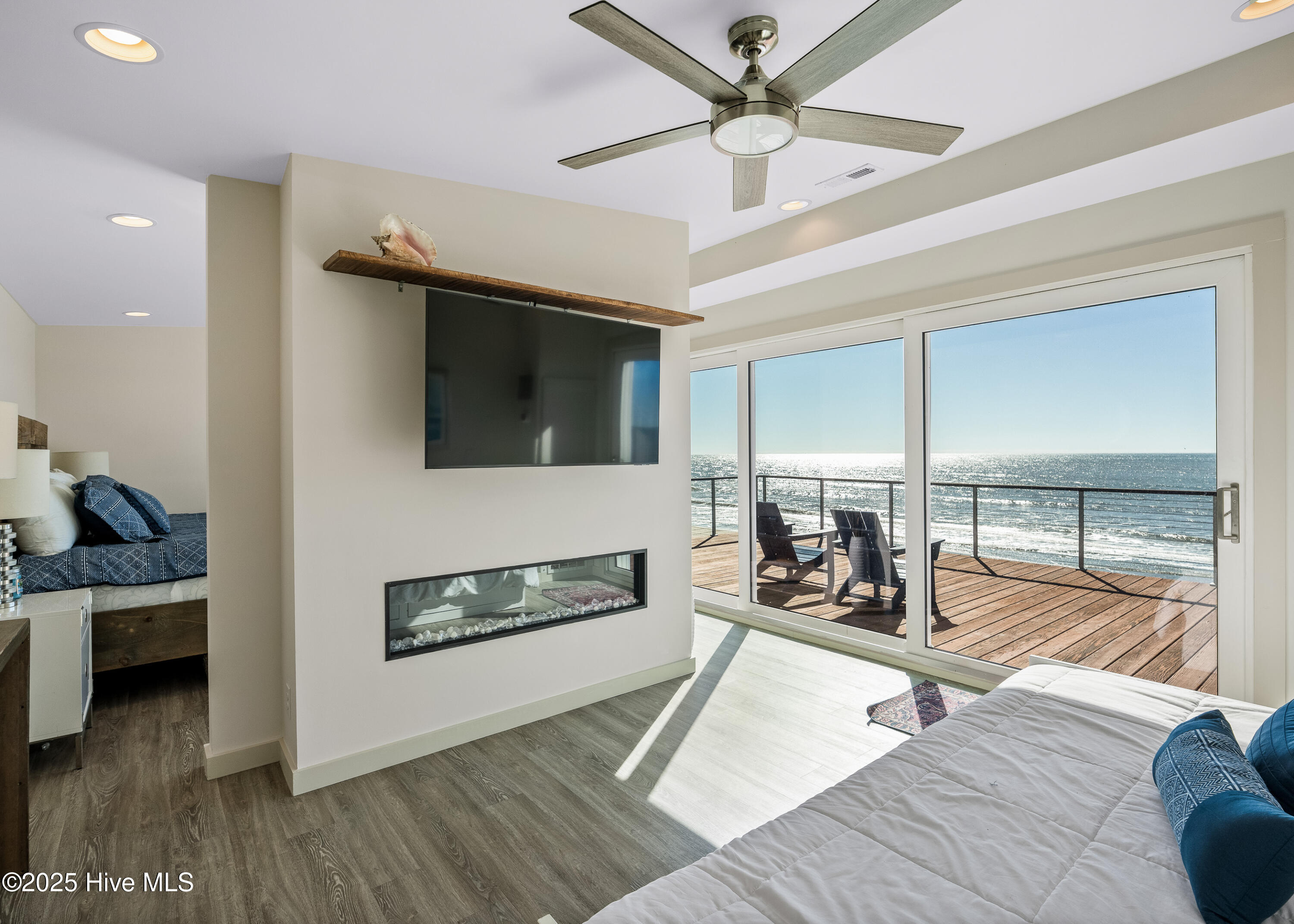 100539588 | Photo 43