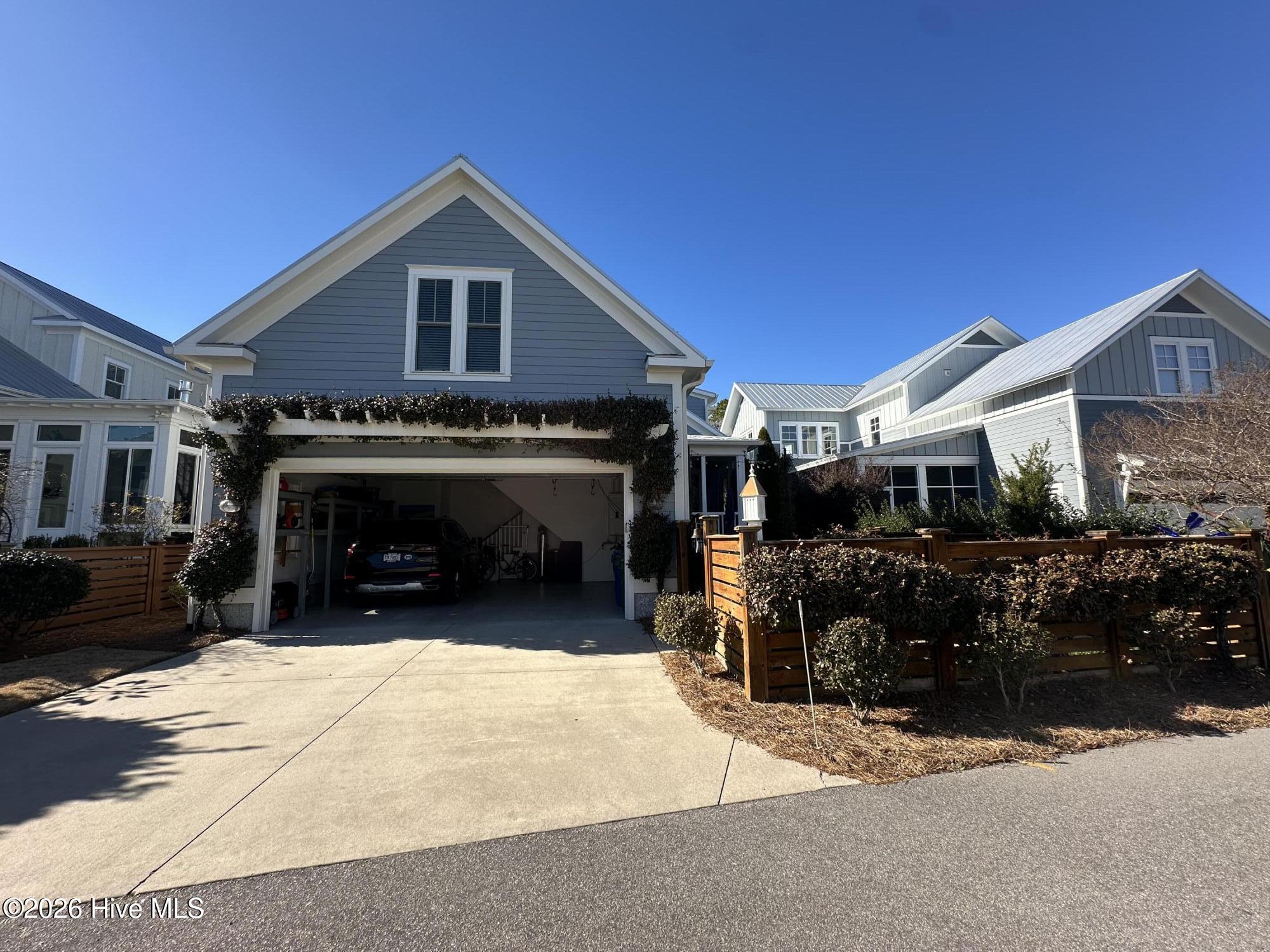 100562108 | Photo 34