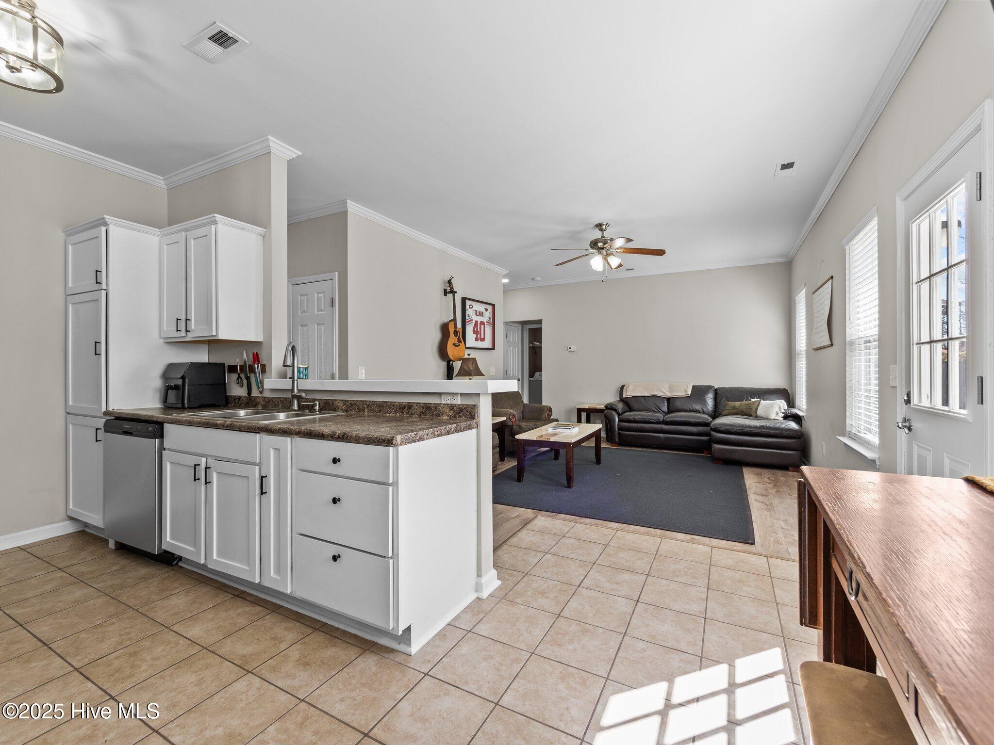 100561630 | Photo 37