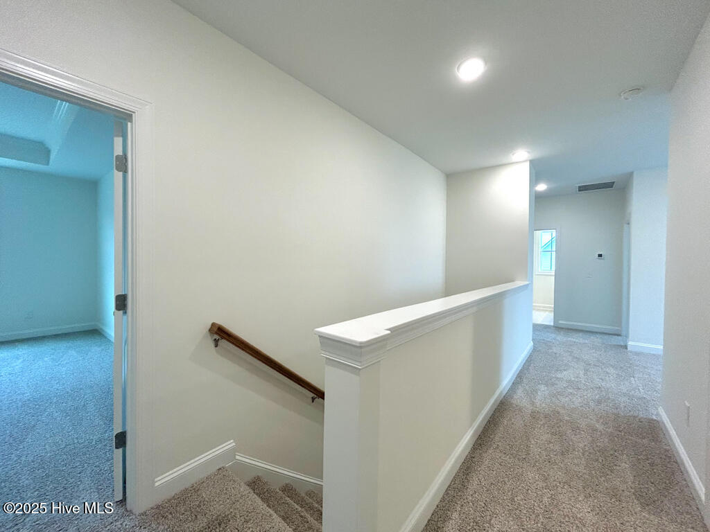 100510168 | Photo 36