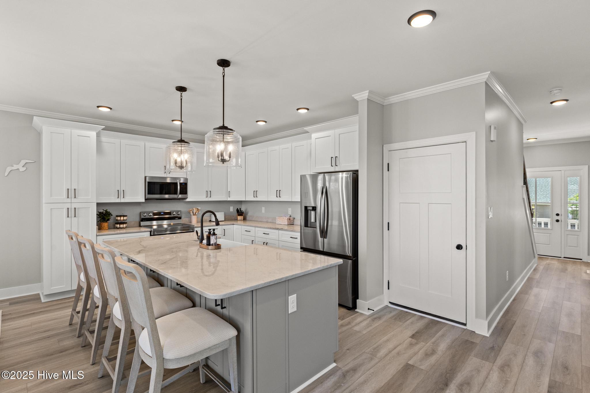 100498543 | Photo 19