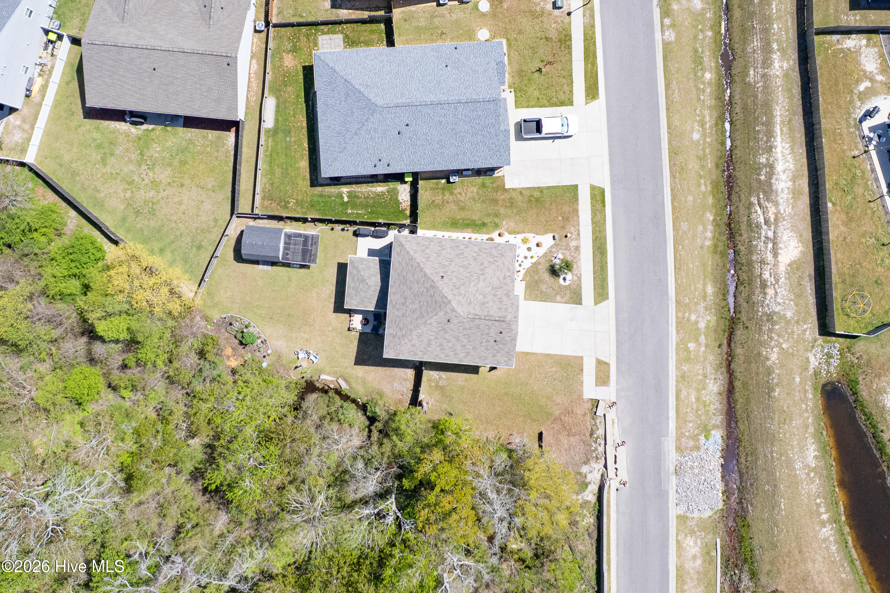 100565861 | Photo 75