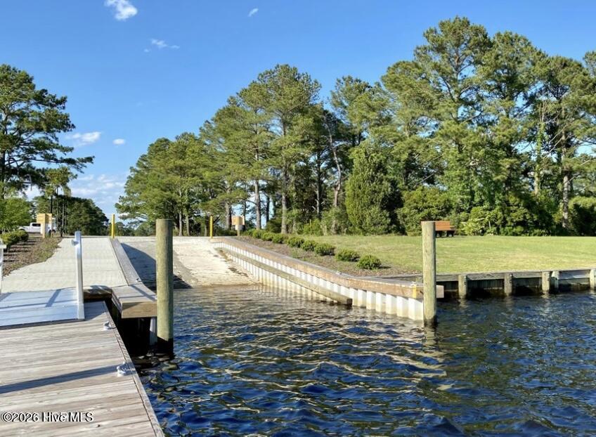 808 205 Black Swan Road,New Bern