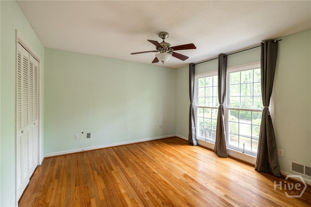 140 Rollingwood Drive