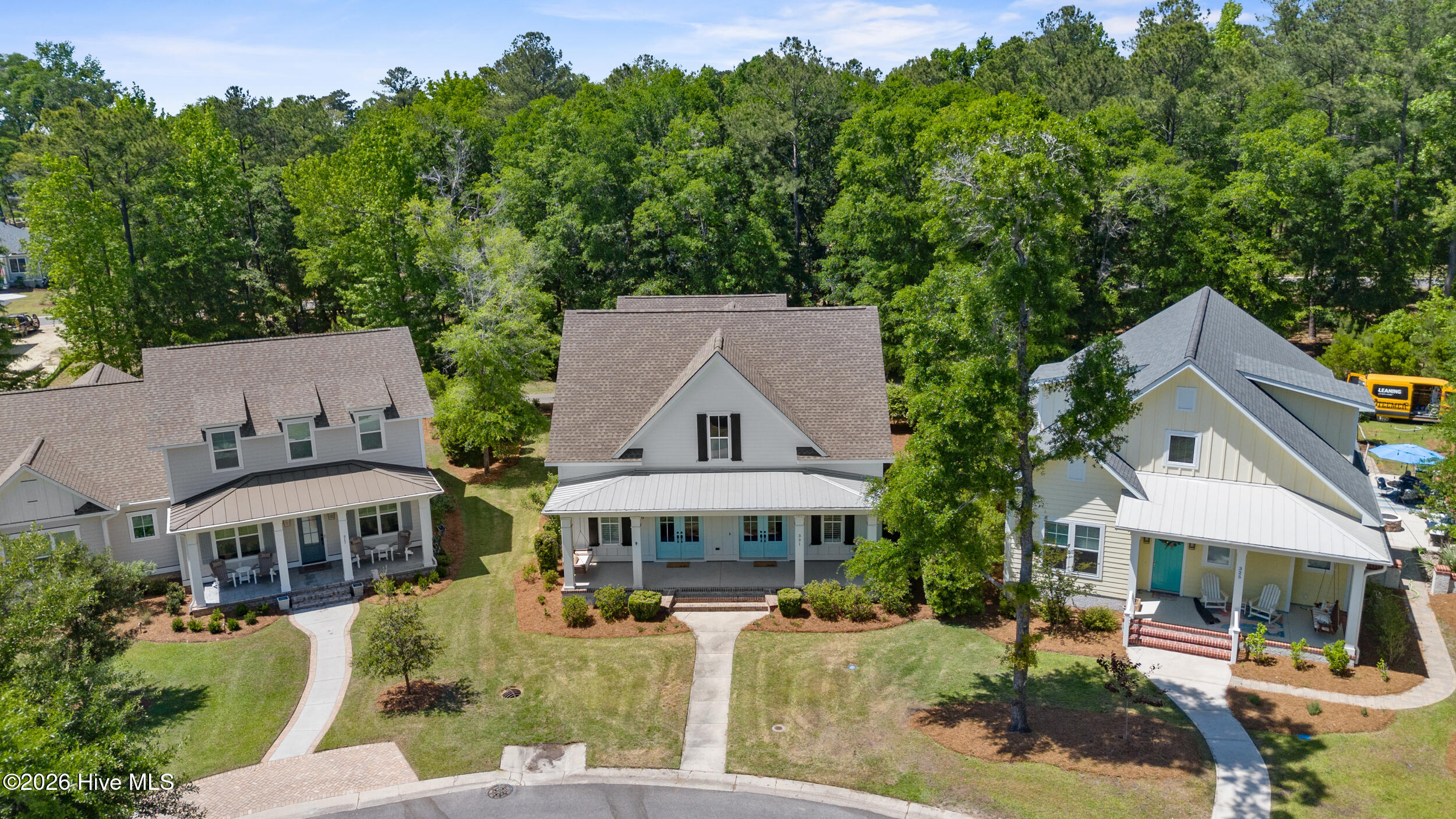 100569354 | Photo 72